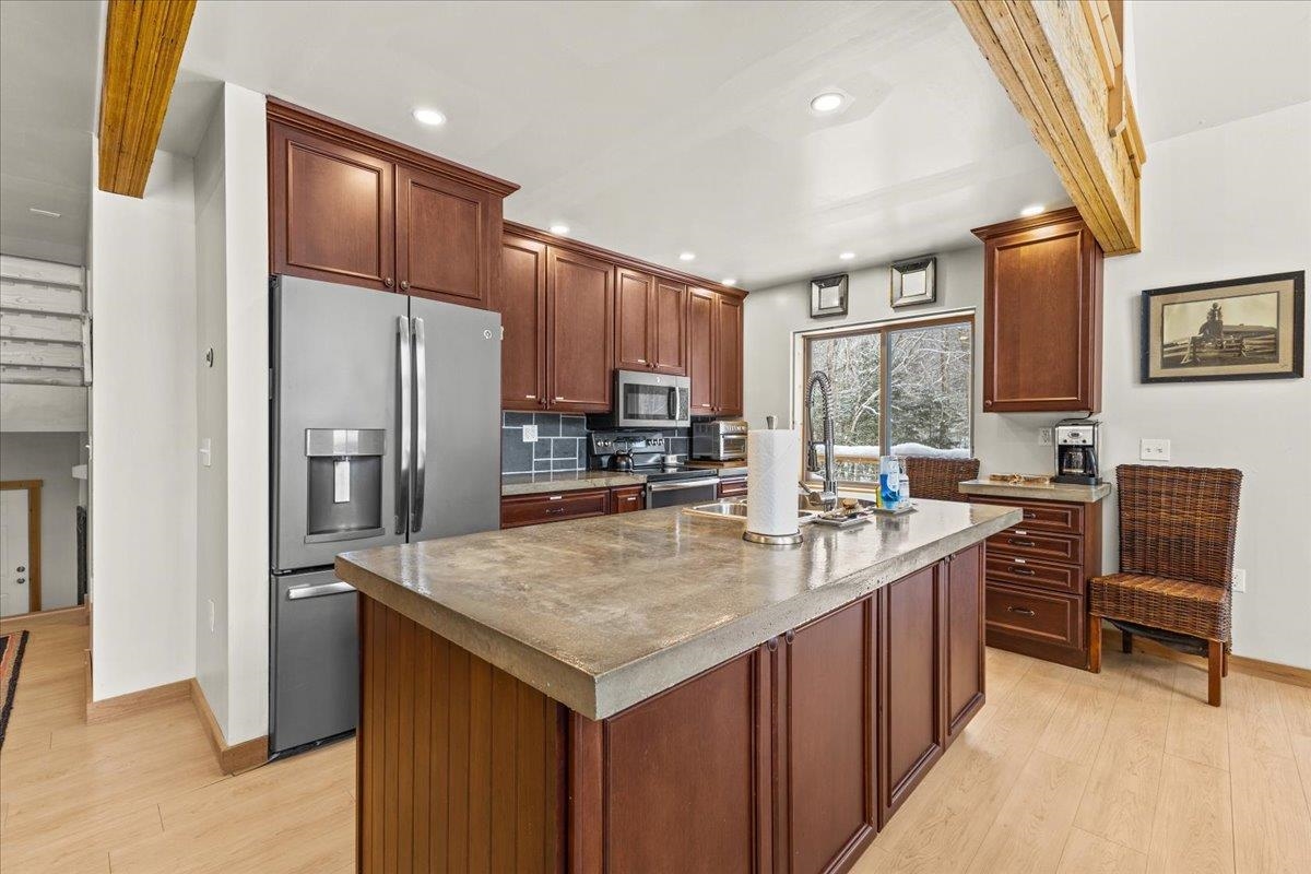 4527 Mountain Road Property Photo 5