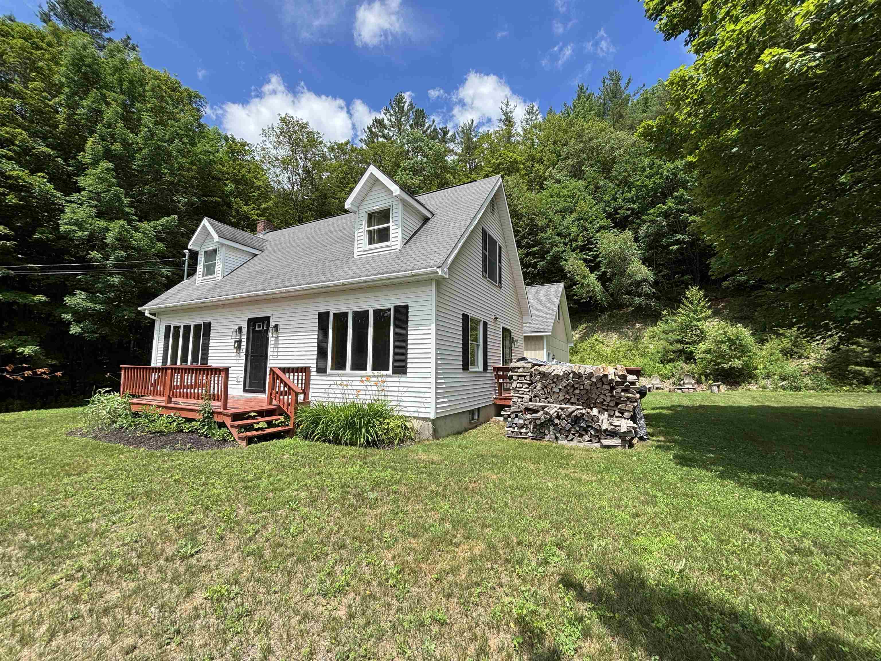 9 Deeplawn Court Property Photo 2