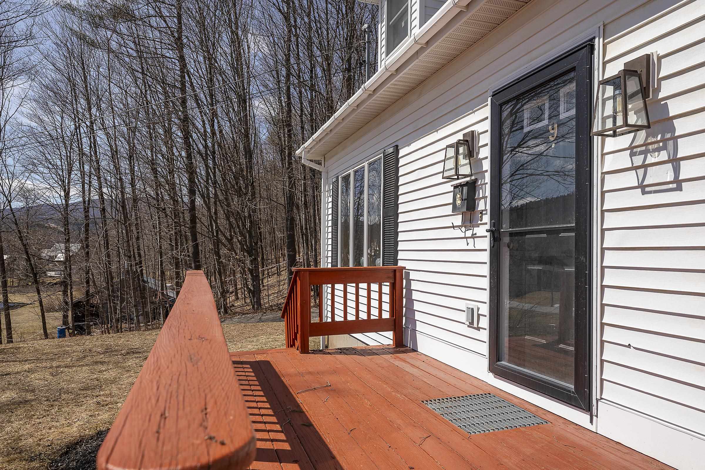 9 Deeplawn Court Property Photo 5