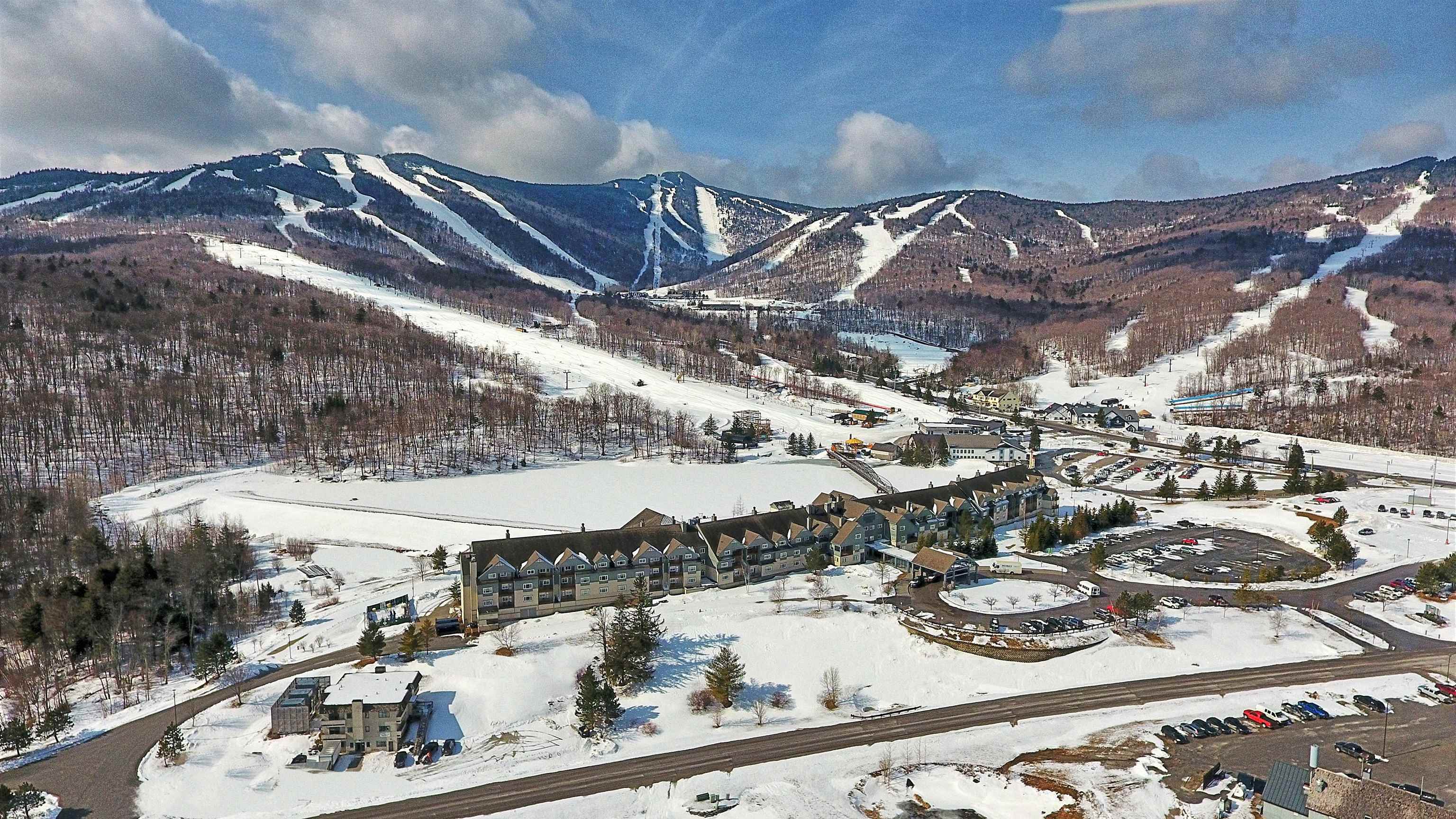 228 East Mountain Road C Spcl Grand Hotel 153 Iii (chu) Property Photo