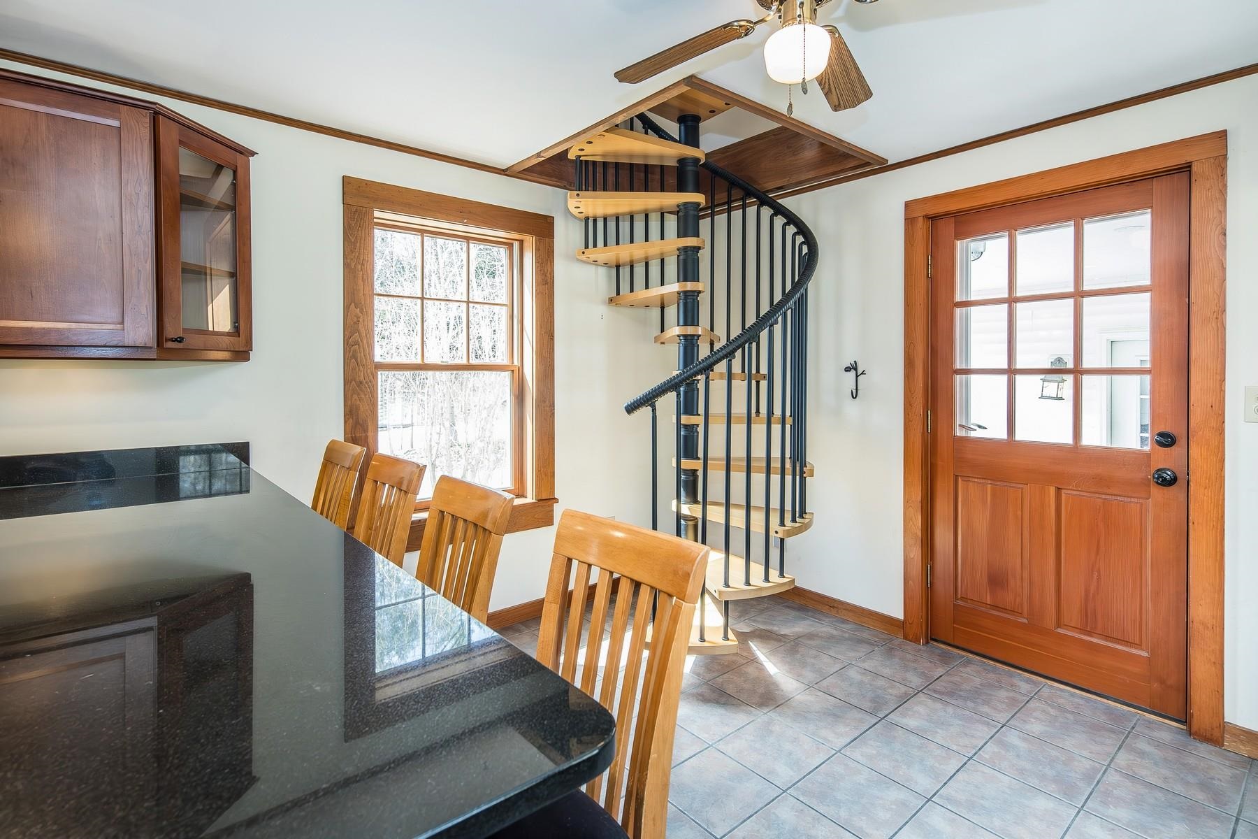 1091 Oxbow Road Property Photo 8