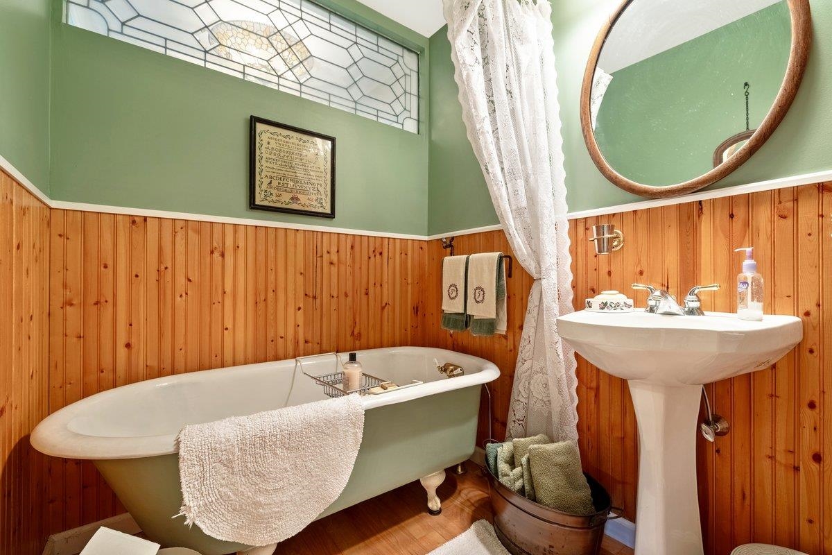 16 Mott South Street Property Photo 22