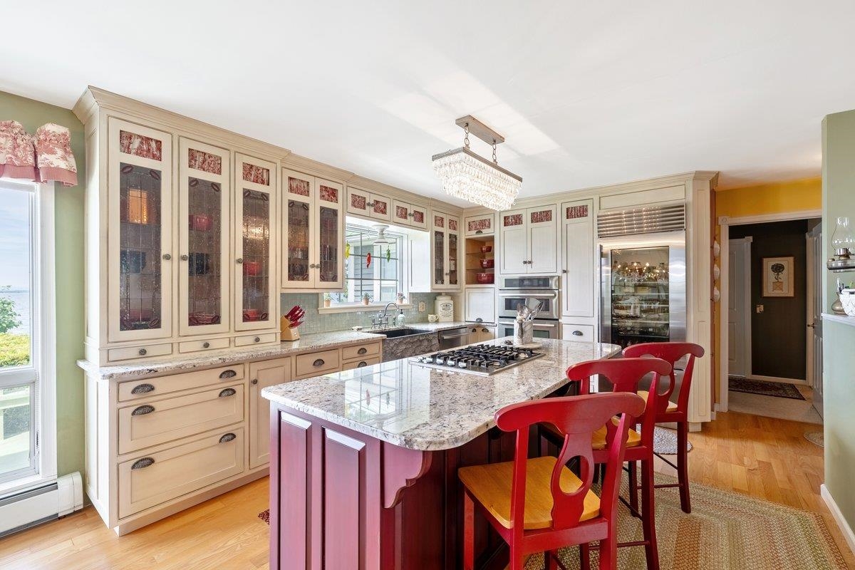 16 Mott South Street Property Photo 26