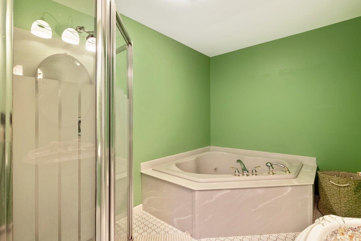 16 Mott South Street Property Photo 35