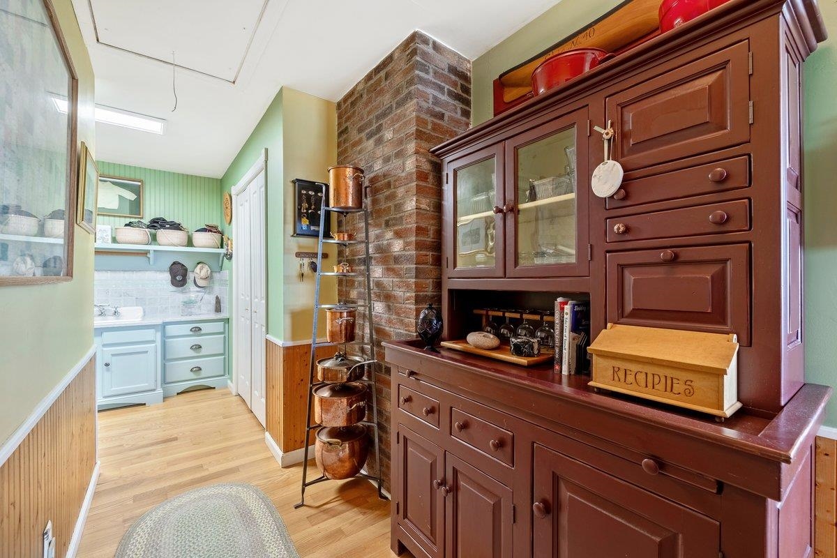 16 Mott South Street Property Photo 37