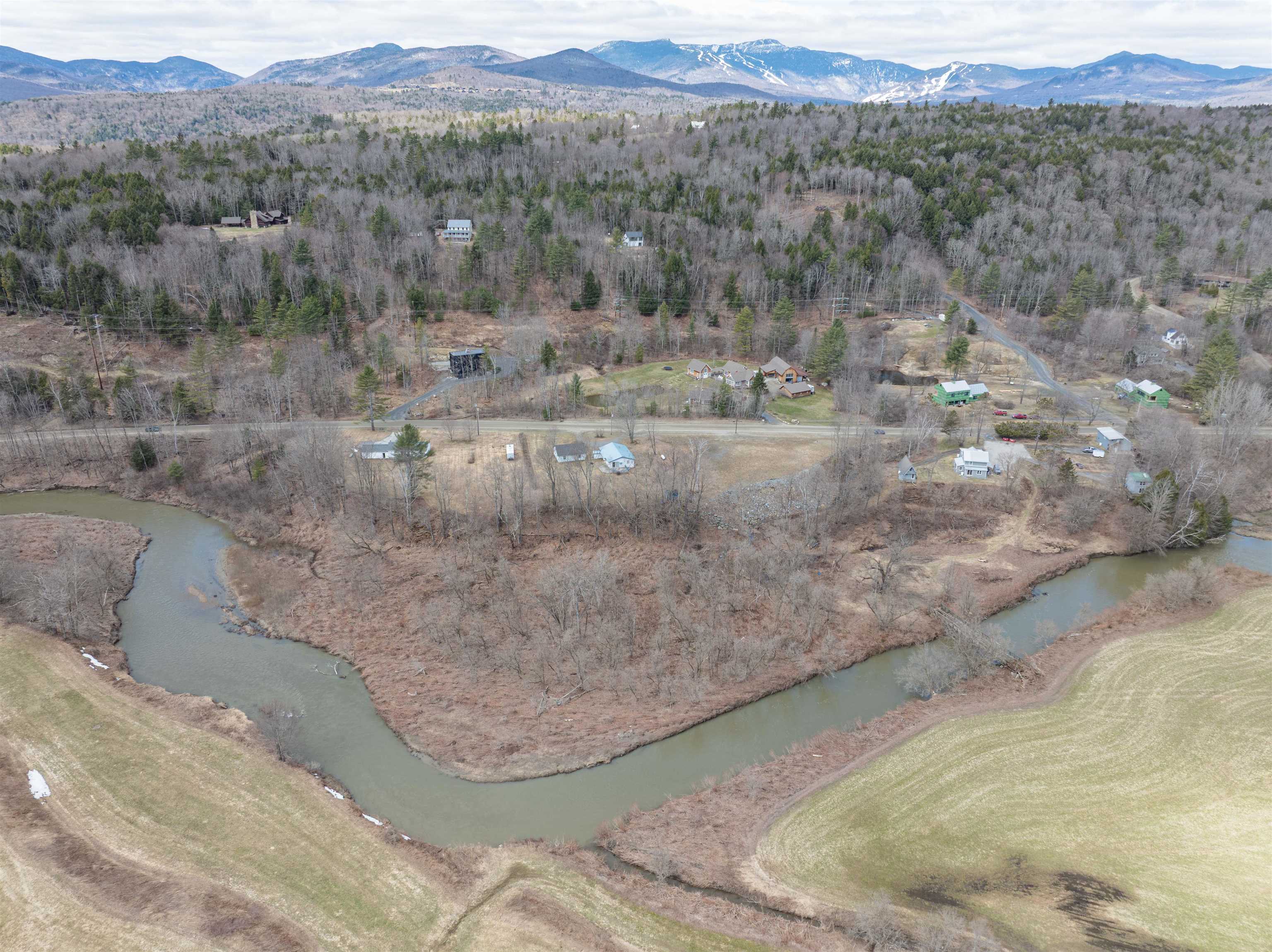 859 River Road Property Photo