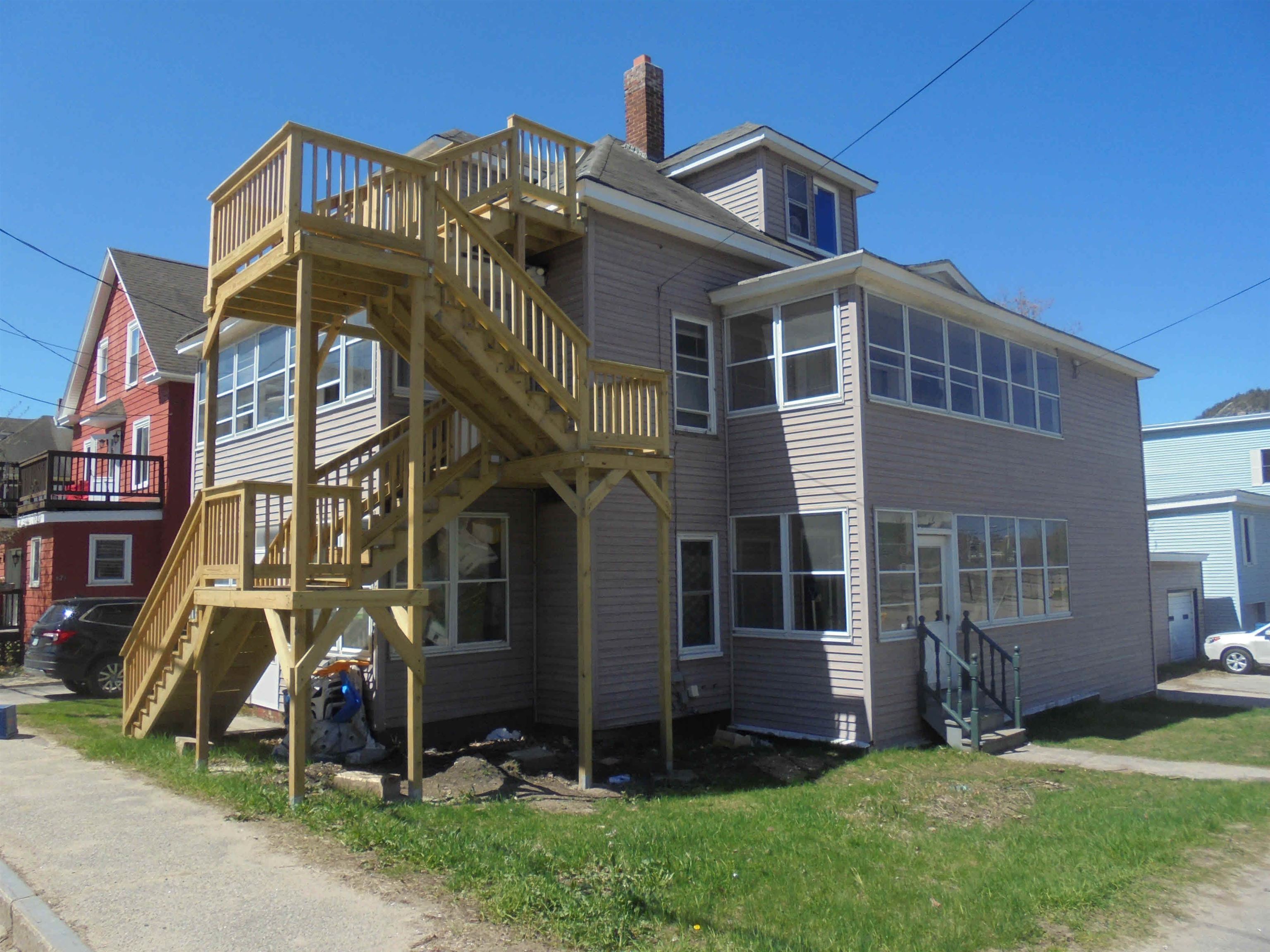 635 Hillsboro Street Property Photo 1