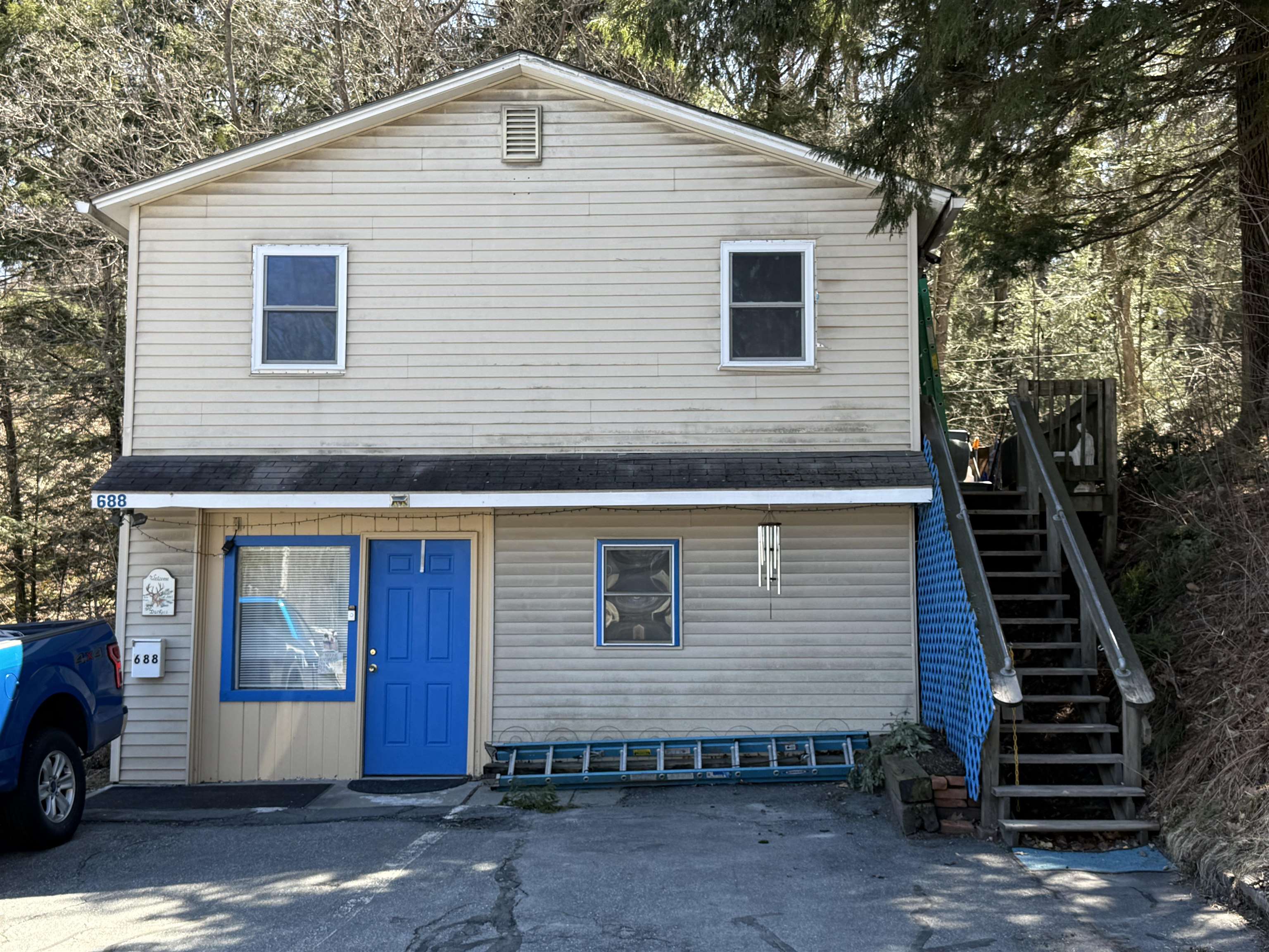 688 North Main Street Property Photo