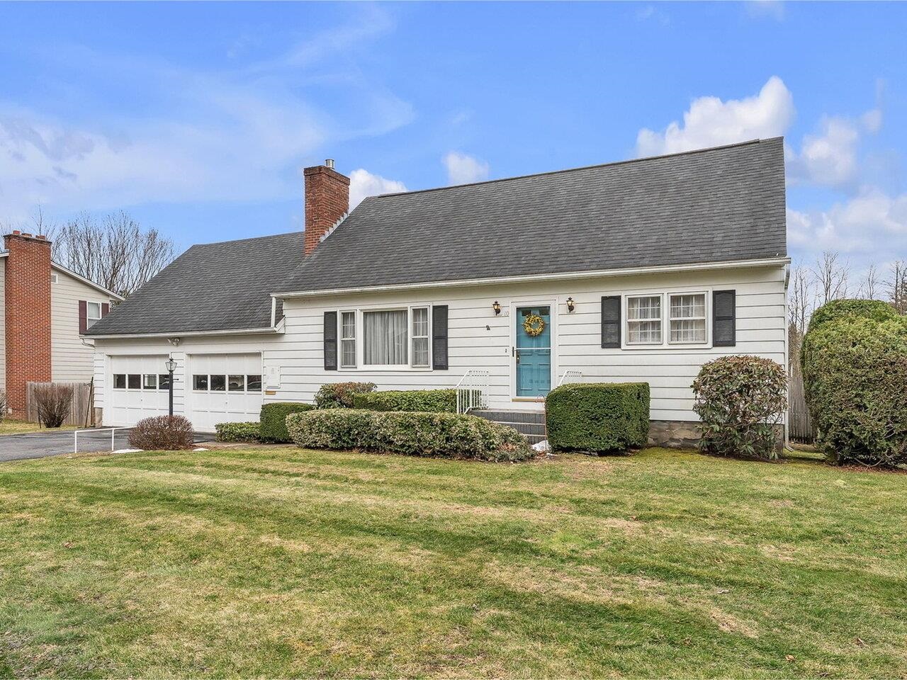 10 Woodland Place Property Photo