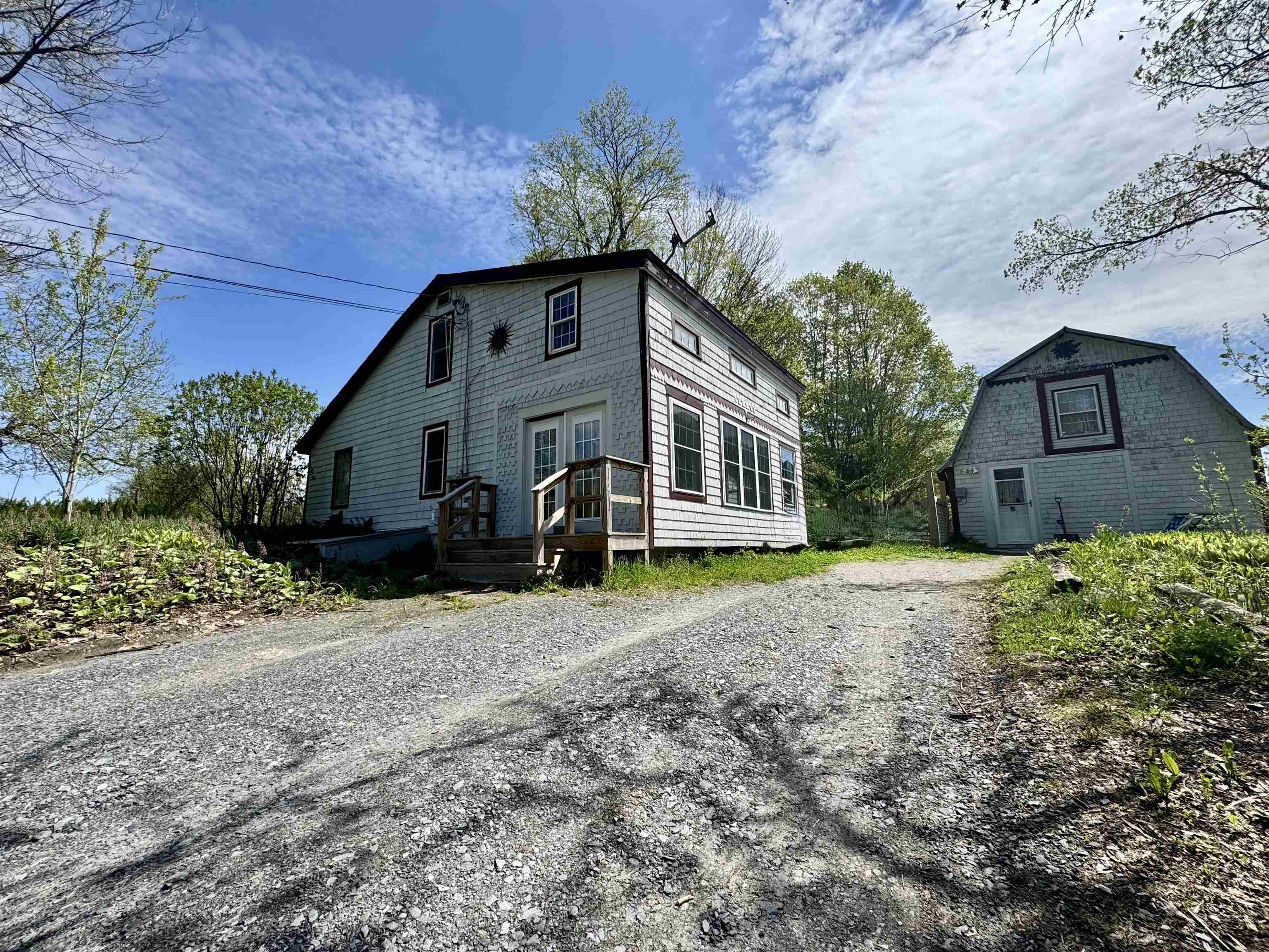405 Cross Road Property Photo