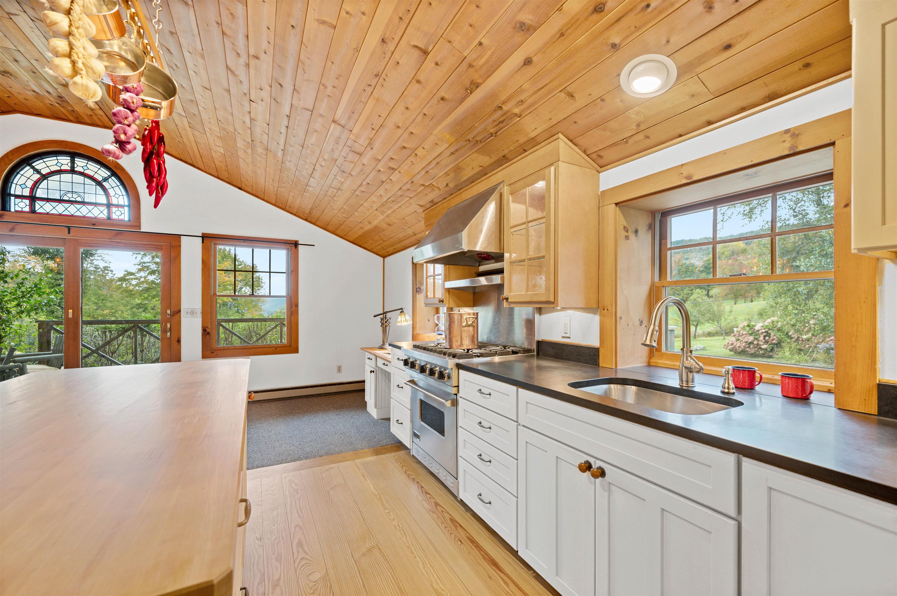 2067 Music Mountain Road Property Photo 10