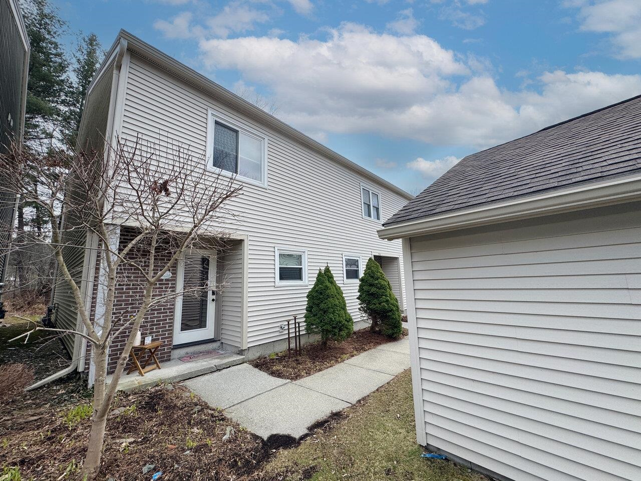 212 Locust Hill Property Photo