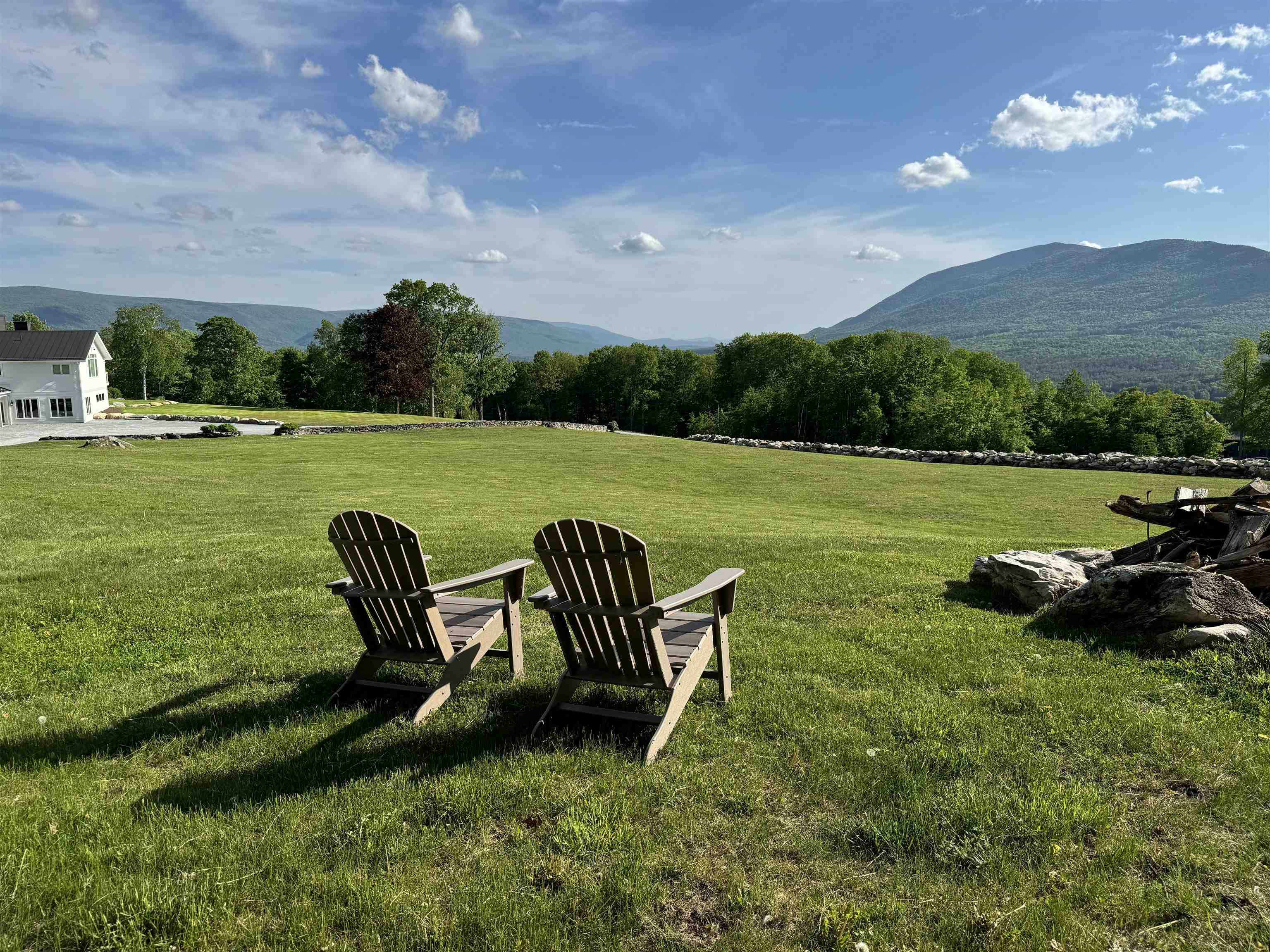 376 Windward Hill Property Photo 2