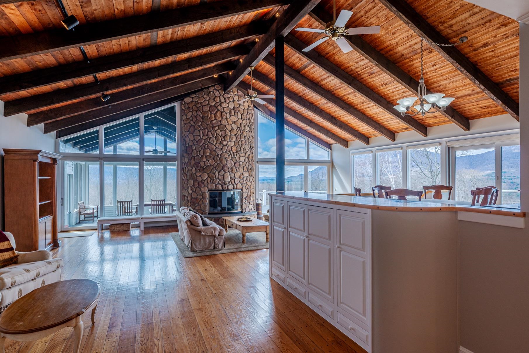 376 Windward Hill Property Photo 6