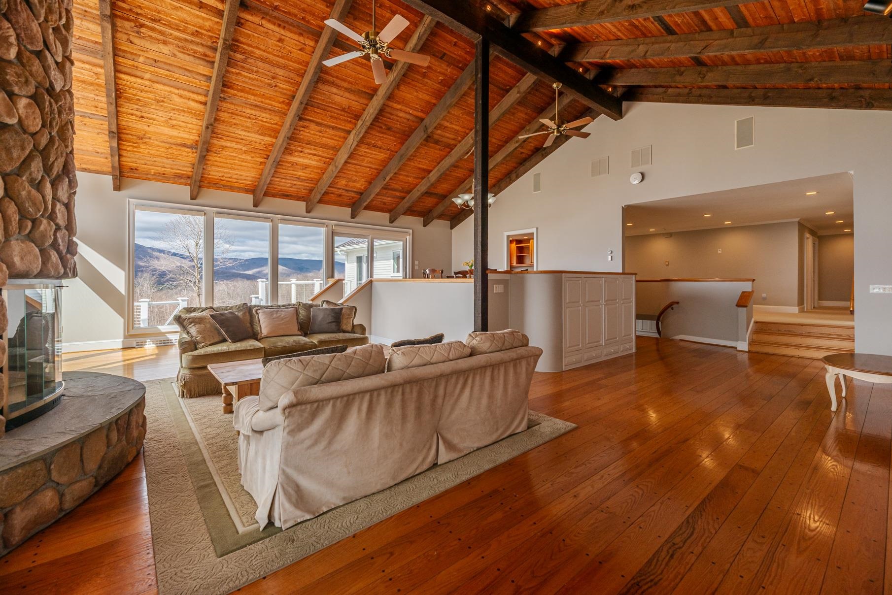 376 Windward Hill Property Photo 8