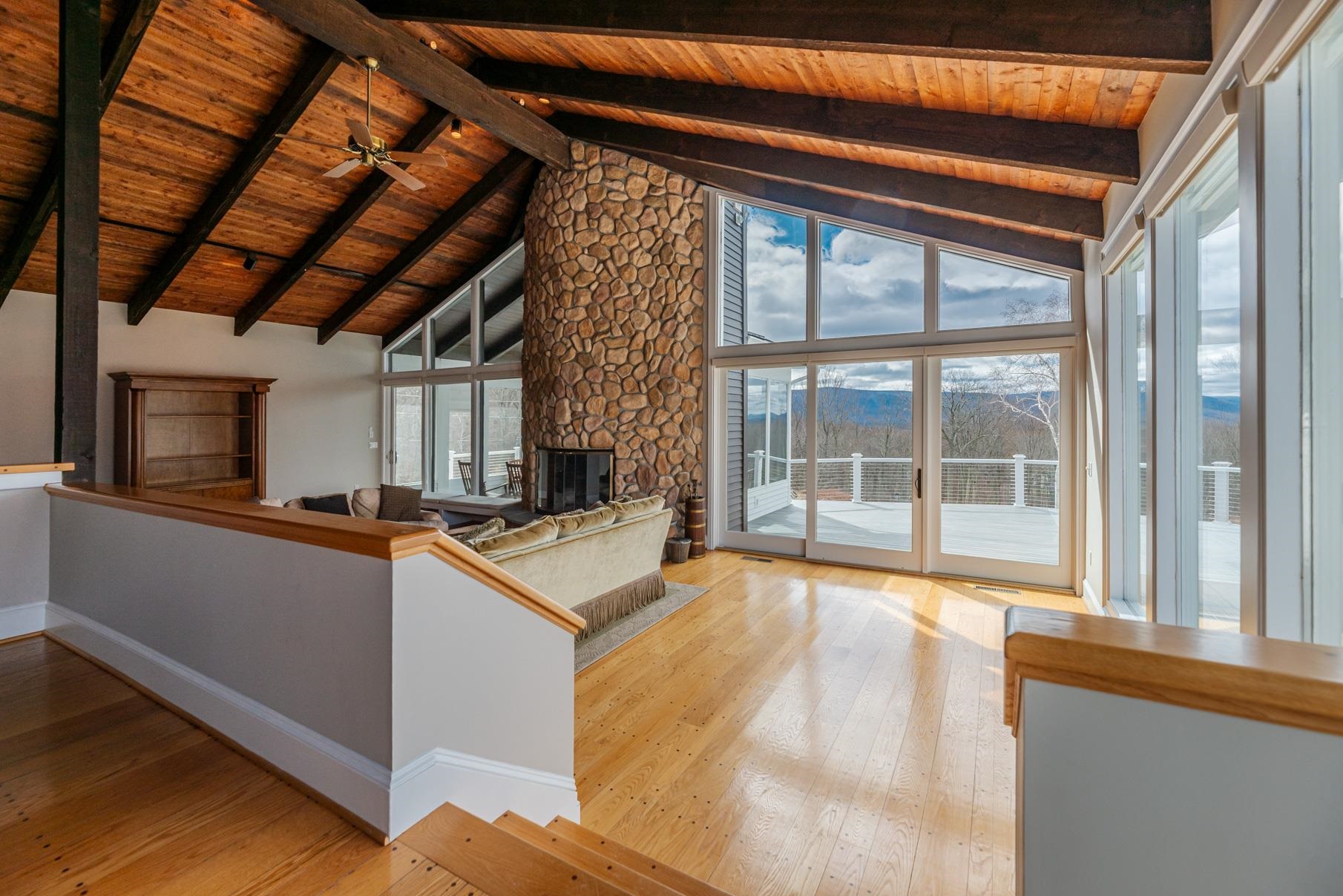 376 Windward Hill Property Photo 9