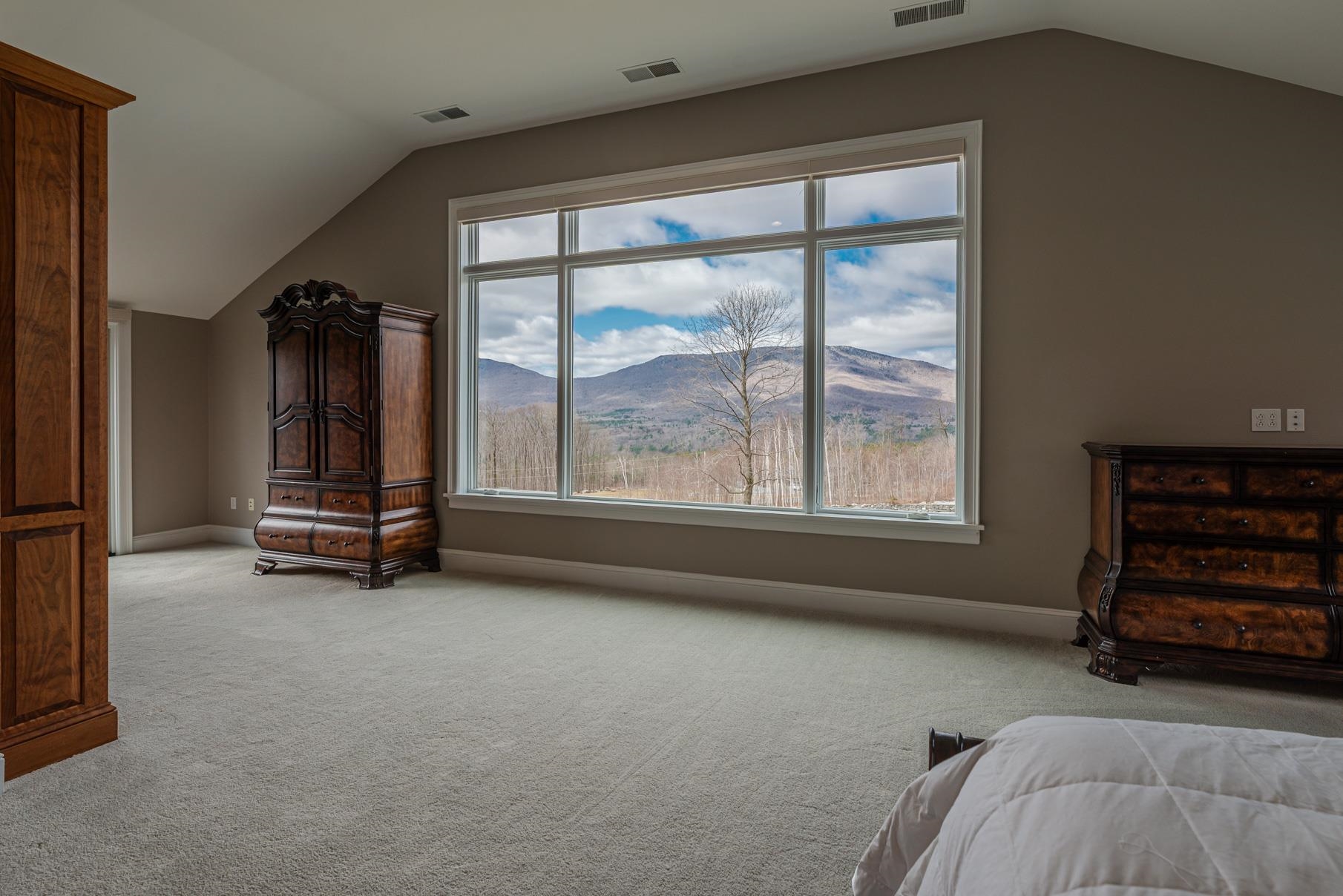 376 Windward Hill Property Photo 17