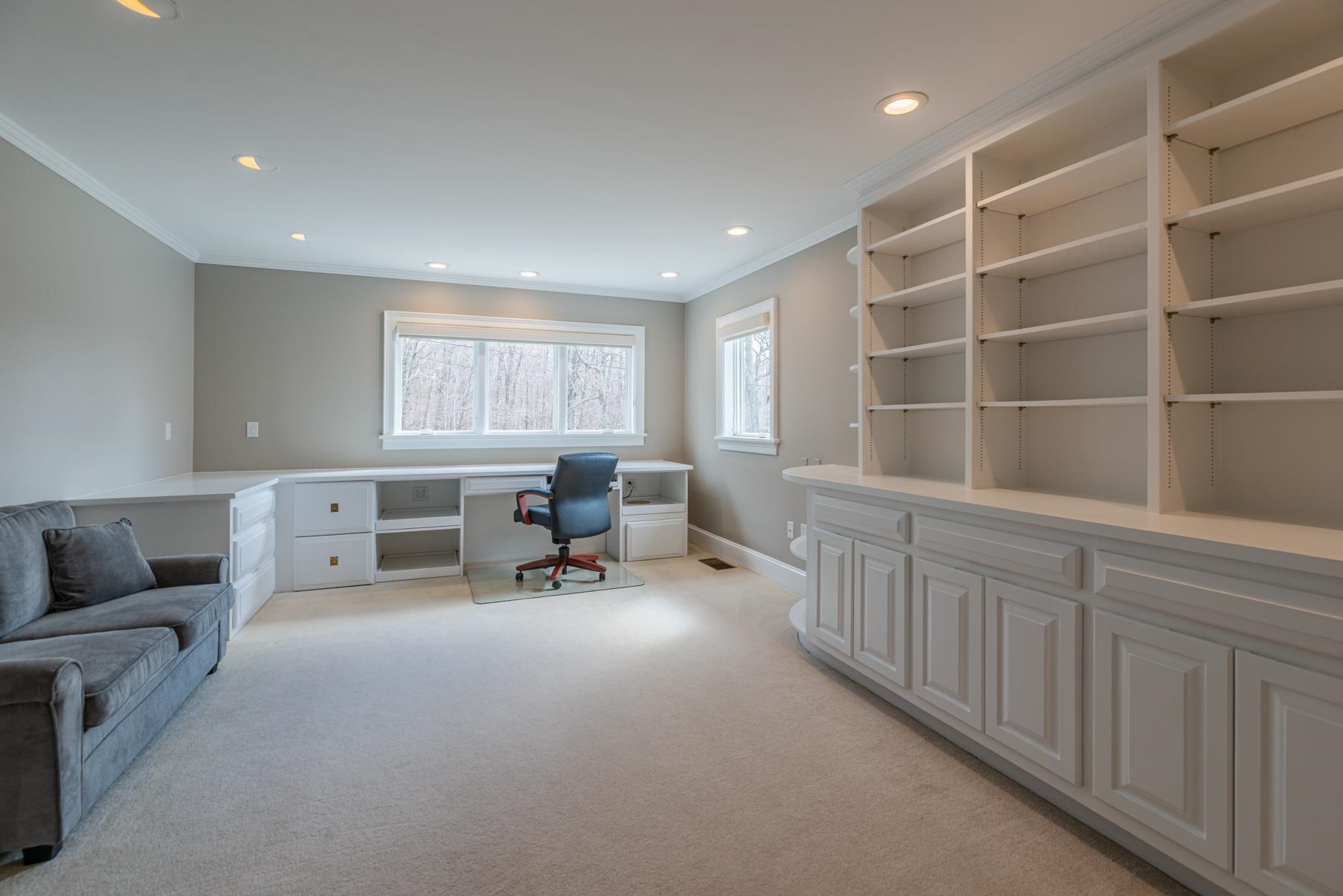 376 Windward Hill Property Photo 22