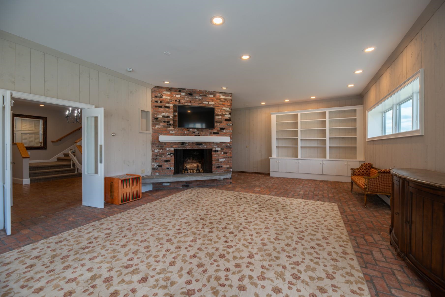 376 Windward Hill Property Photo 27