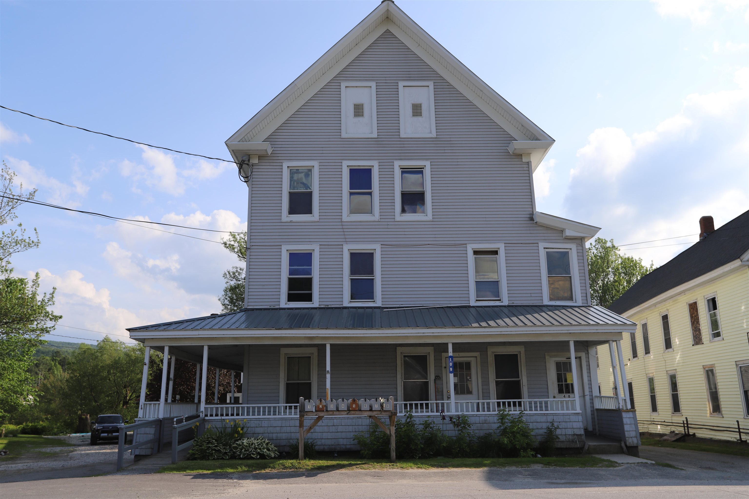 109 Railroad Street Property Photo 2