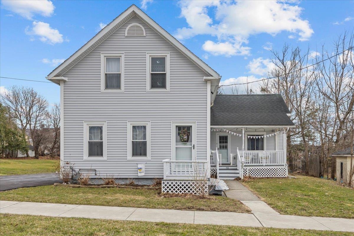 Bellows Free Academy Real Estate Listings Main Image