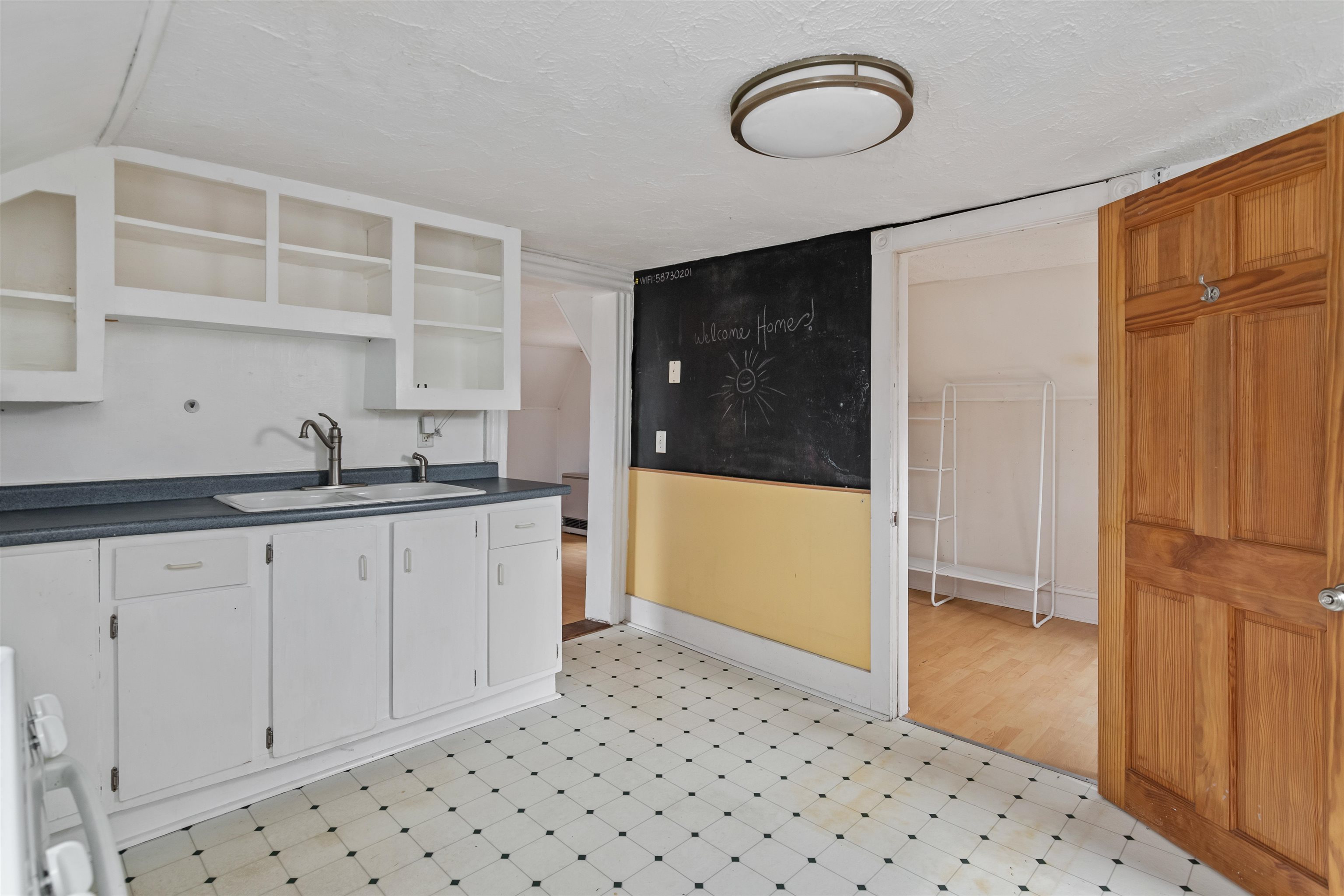 35 Convent Square Property Photo 5