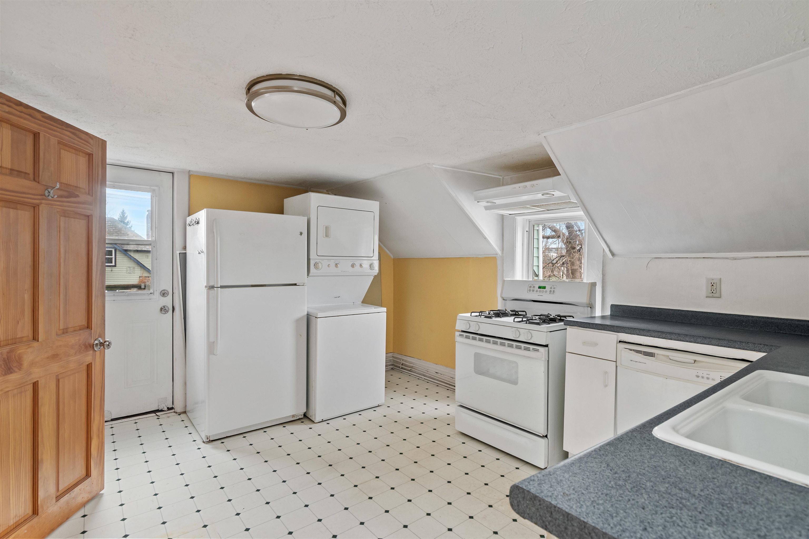 35 Convent Square Property Photo 7