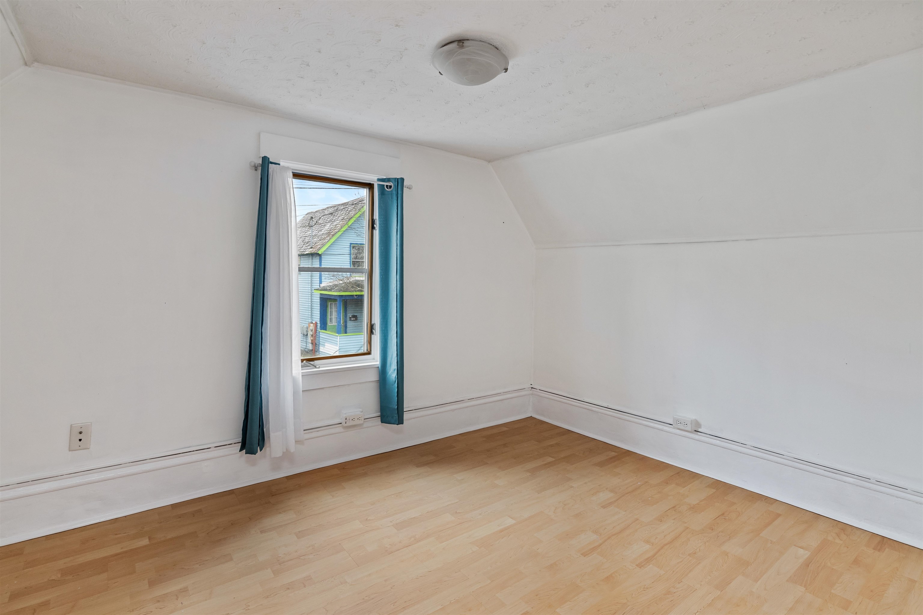 35 Convent Square Property Photo 15