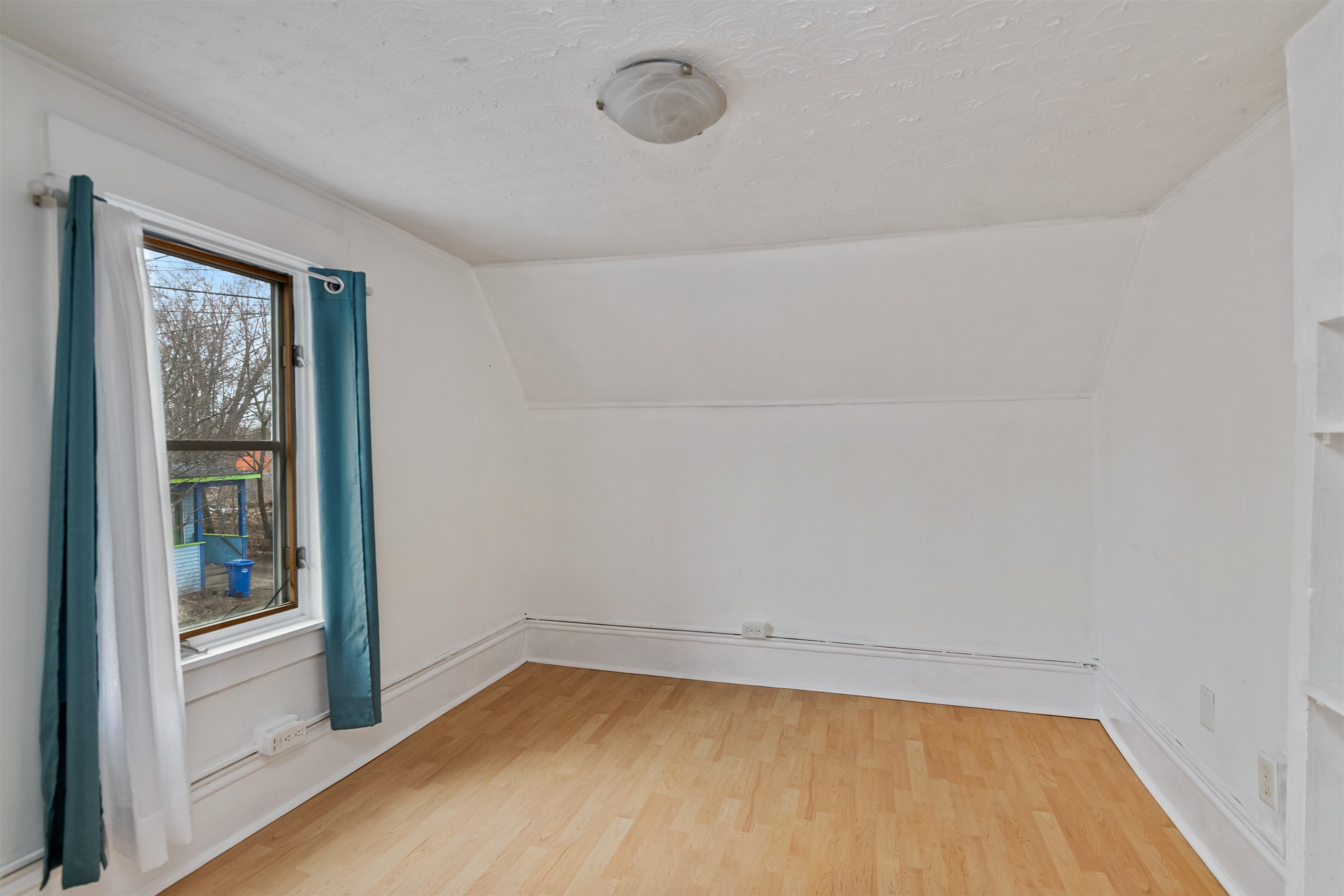 35 Convent Square Property Photo 16