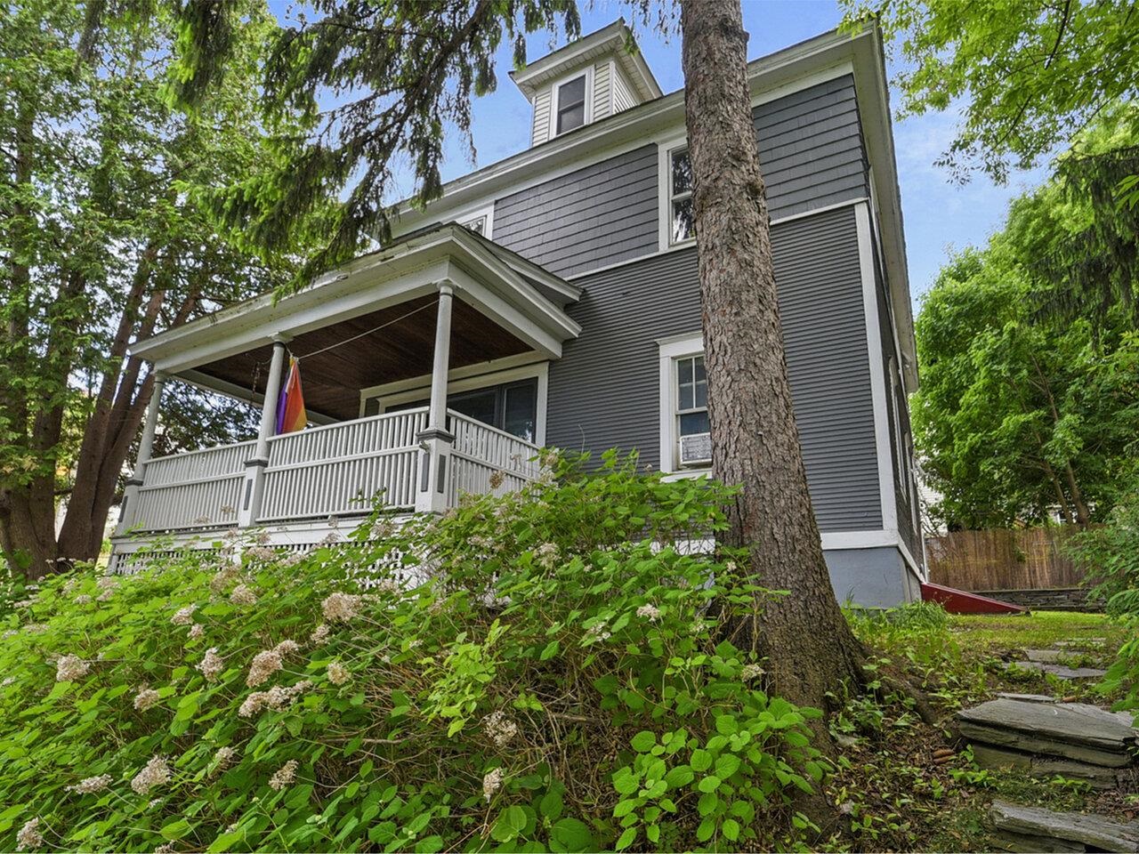 460-462 Colchester Avenue Property Photo