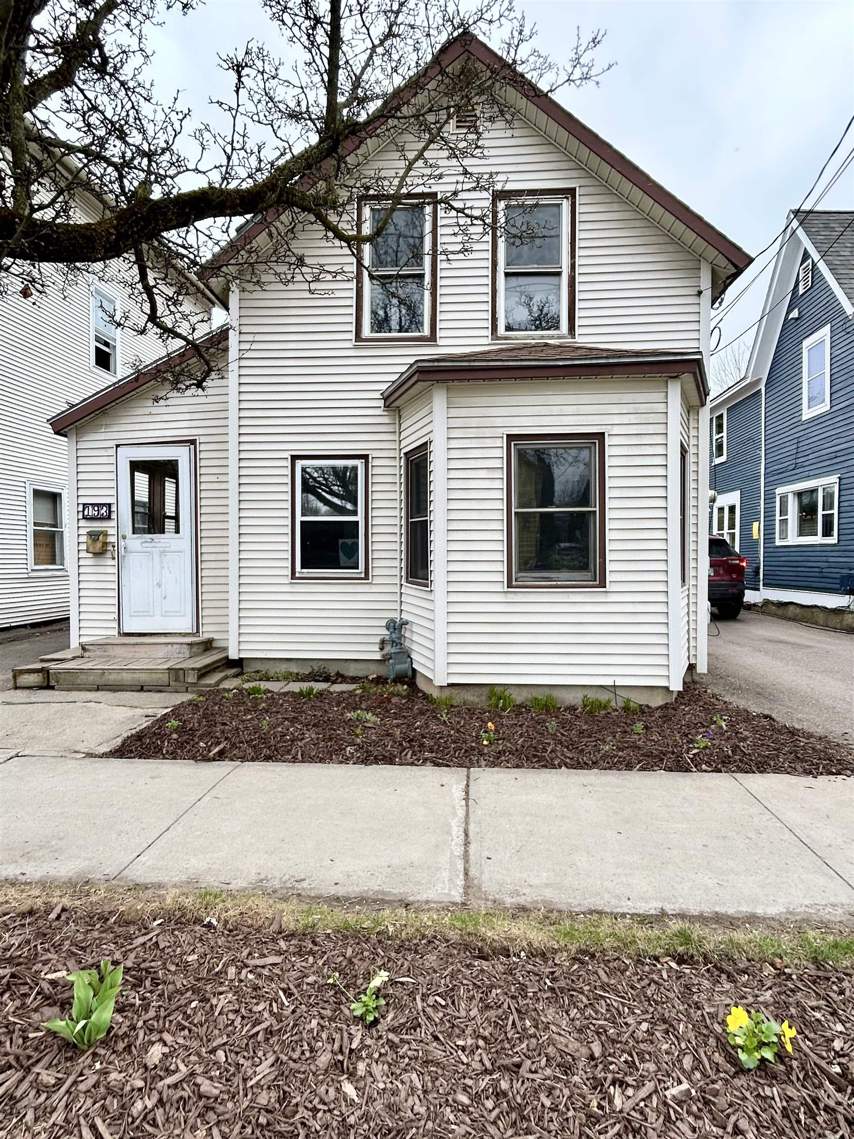 193 North Champlain Street Property Photo