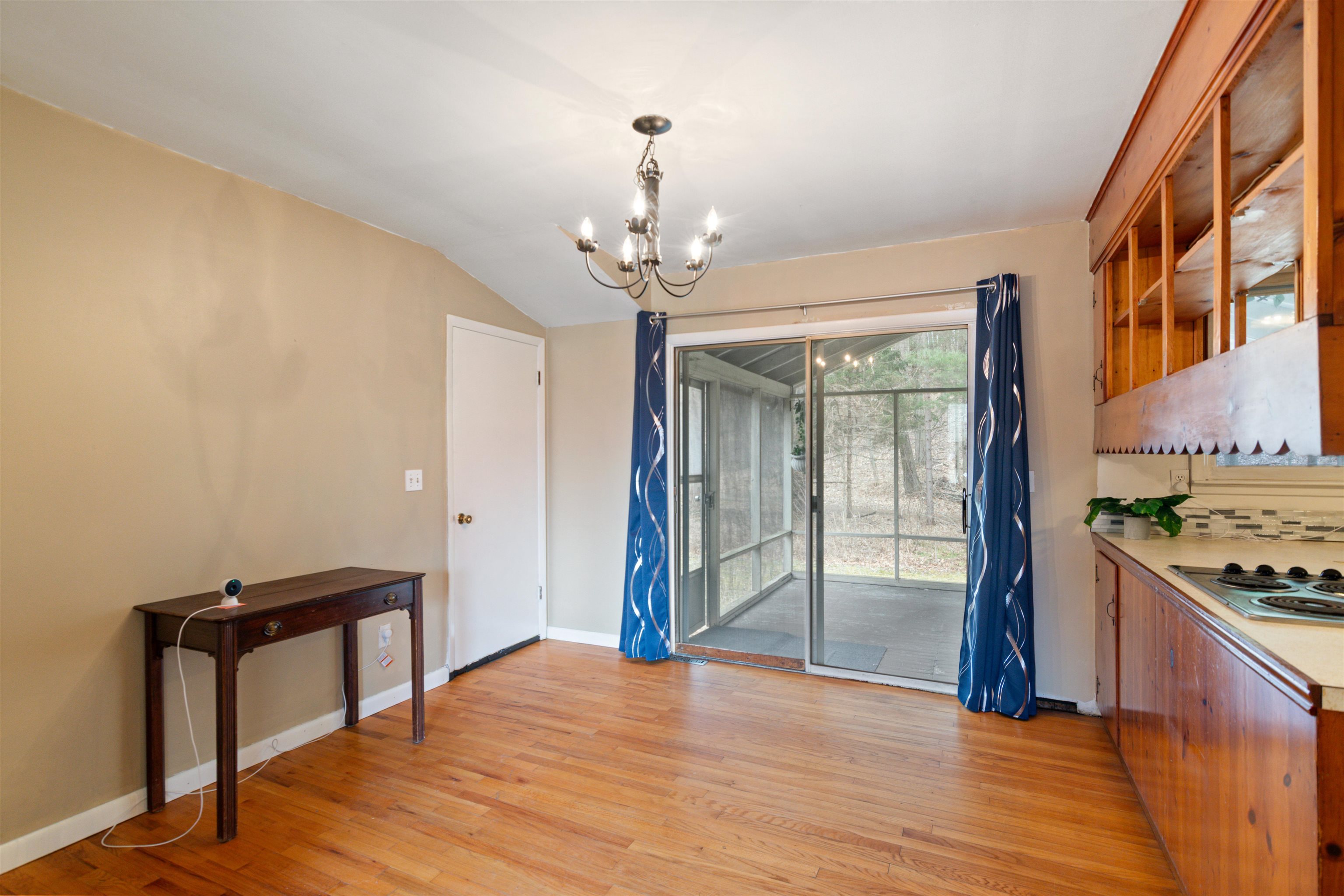 23 Moore Court Property Photo 6