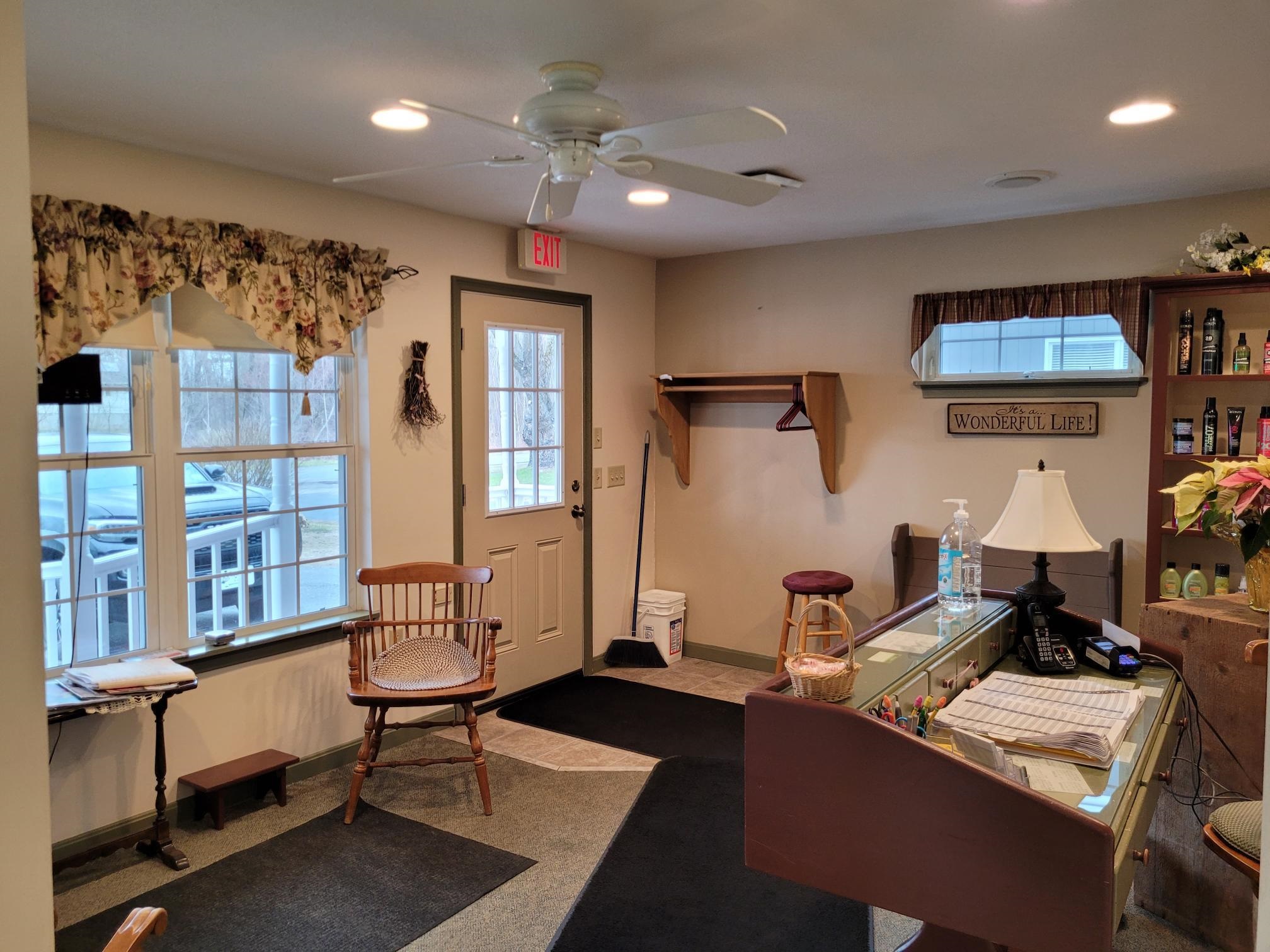 138 Railroad Street Property Photo 4