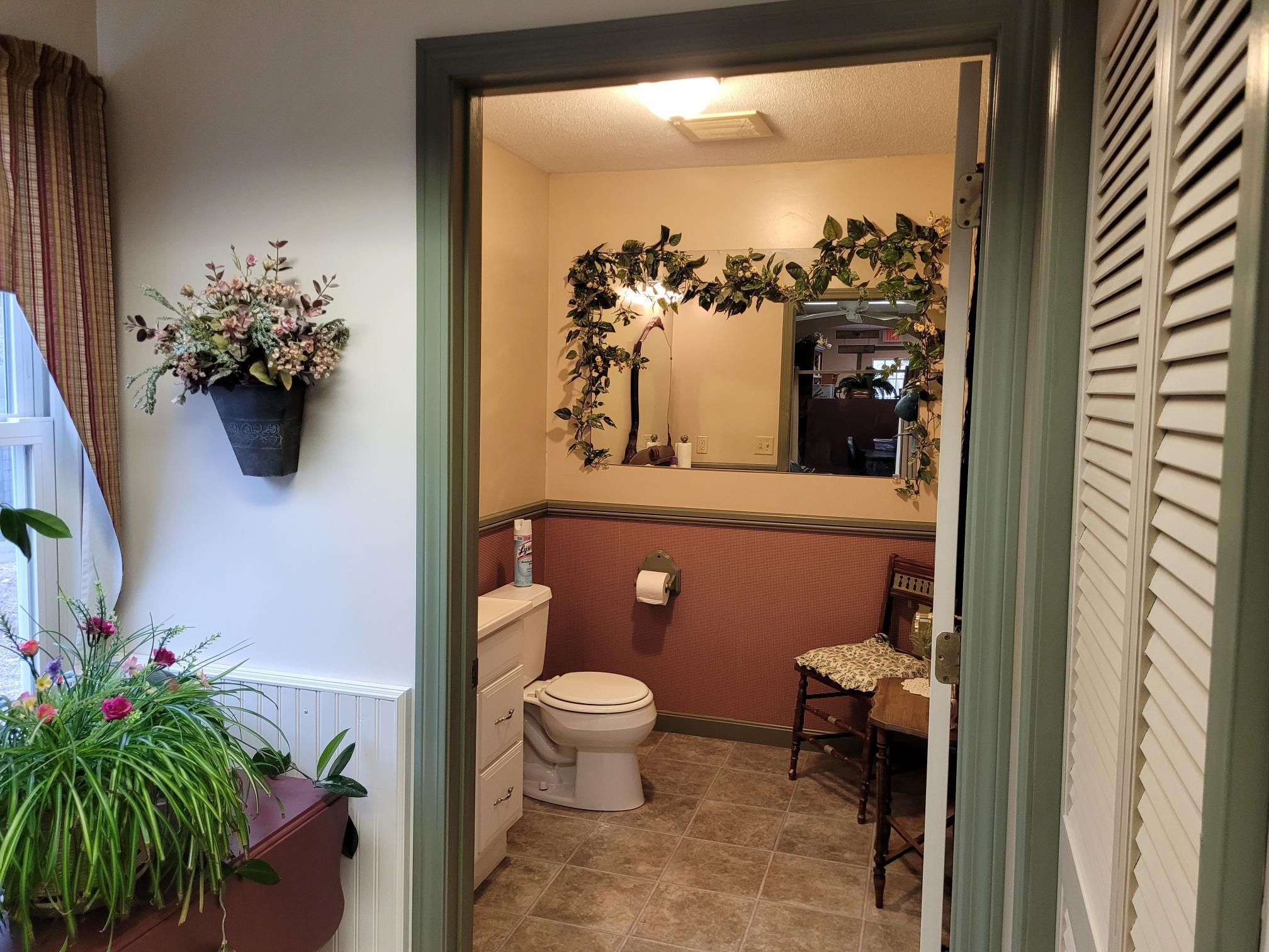 138 Railroad Street Property Photo 22