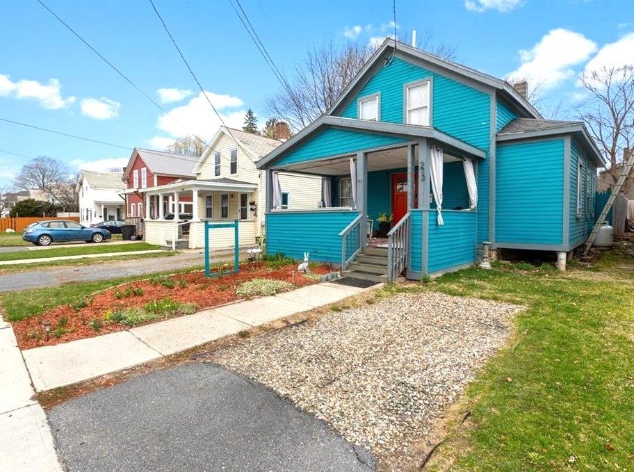 213 Maple Street Property Photo