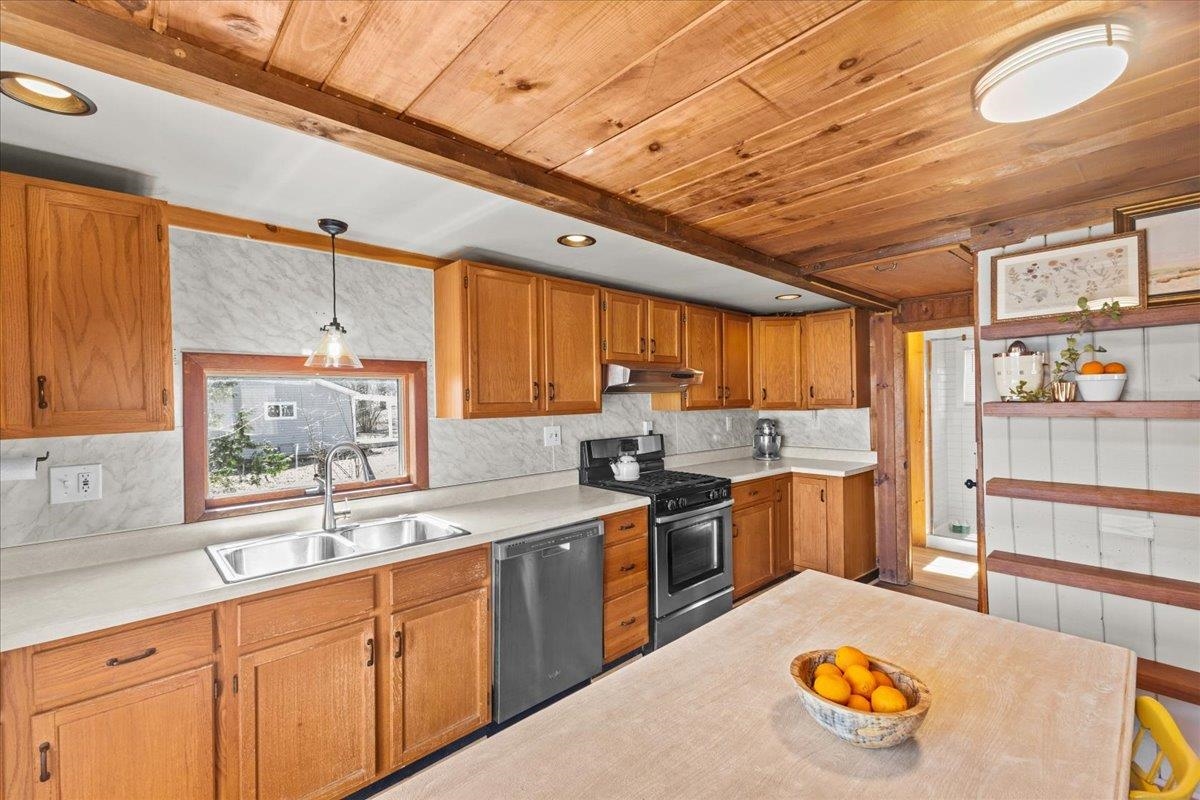 9 Marsh Lane Property Photo 15