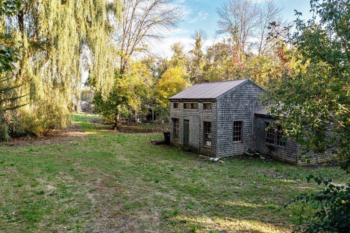 2107 Main Street Property Photo 4