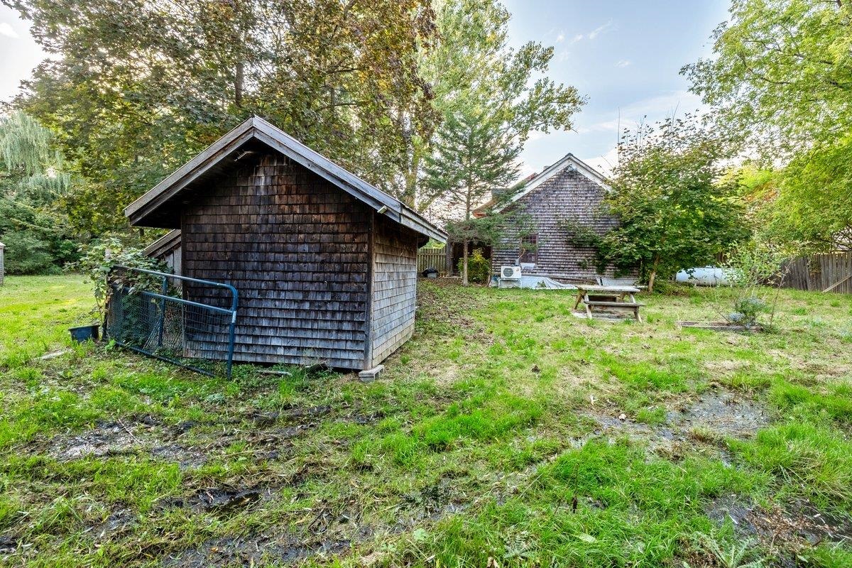 2107 Main Street Property Photo 15
