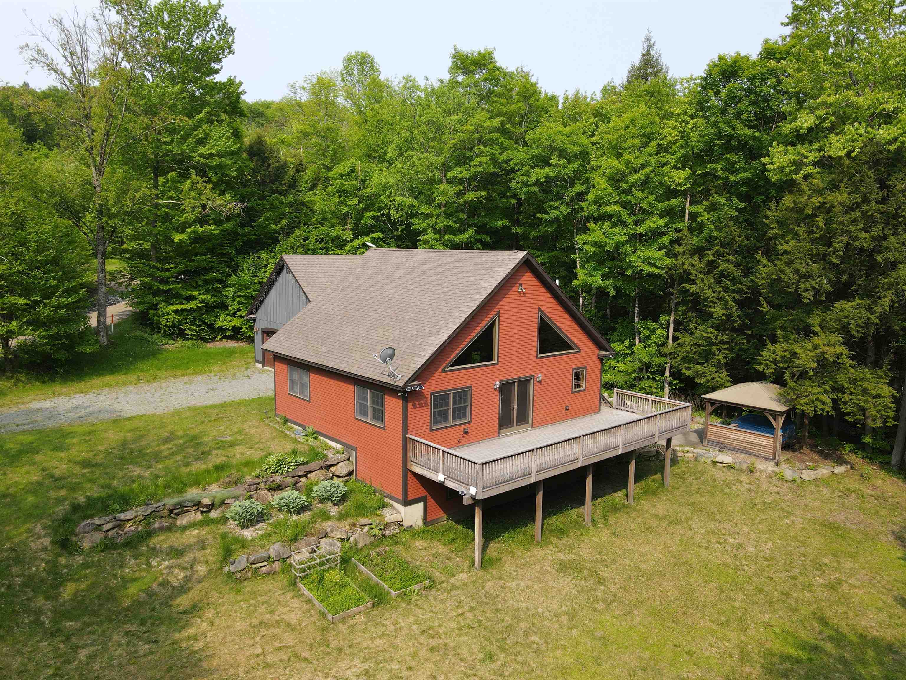 352 Currier Hill Drive Property Photo 2