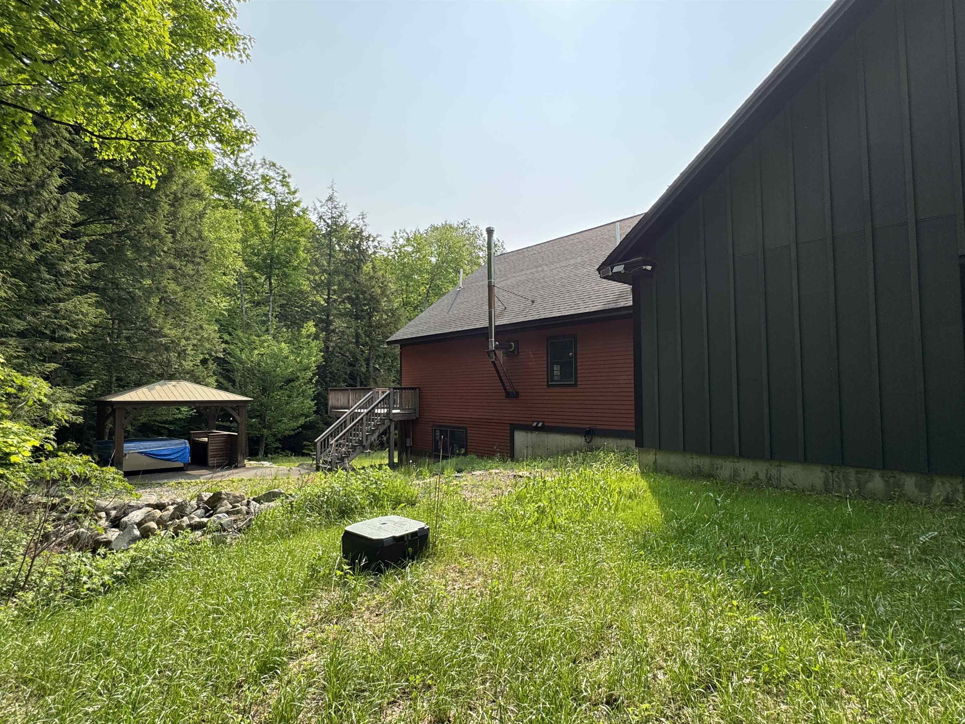 352 Currier Hill Drive Property Photo 4