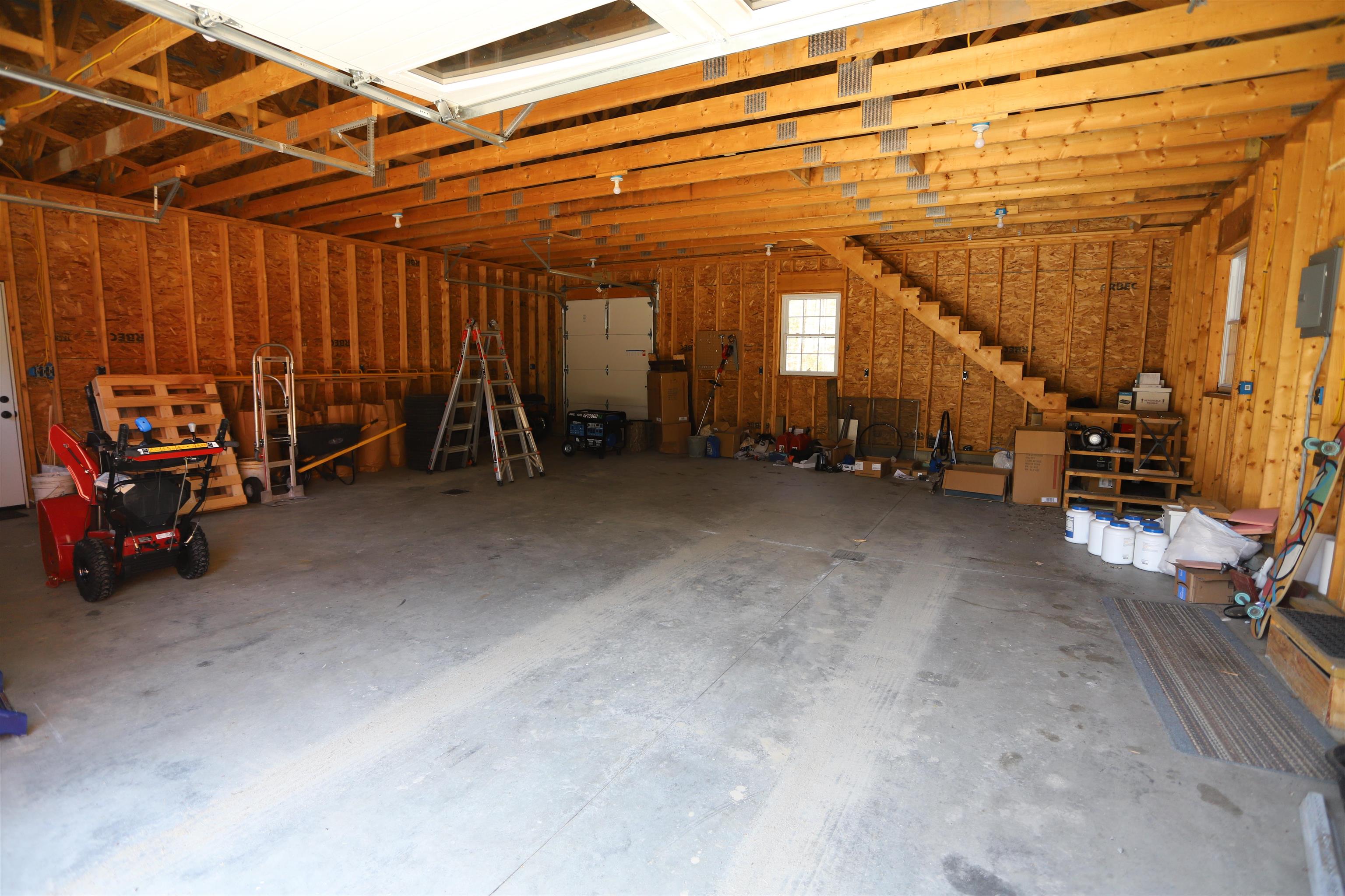 352 Currier Hill Drive Property Photo 30