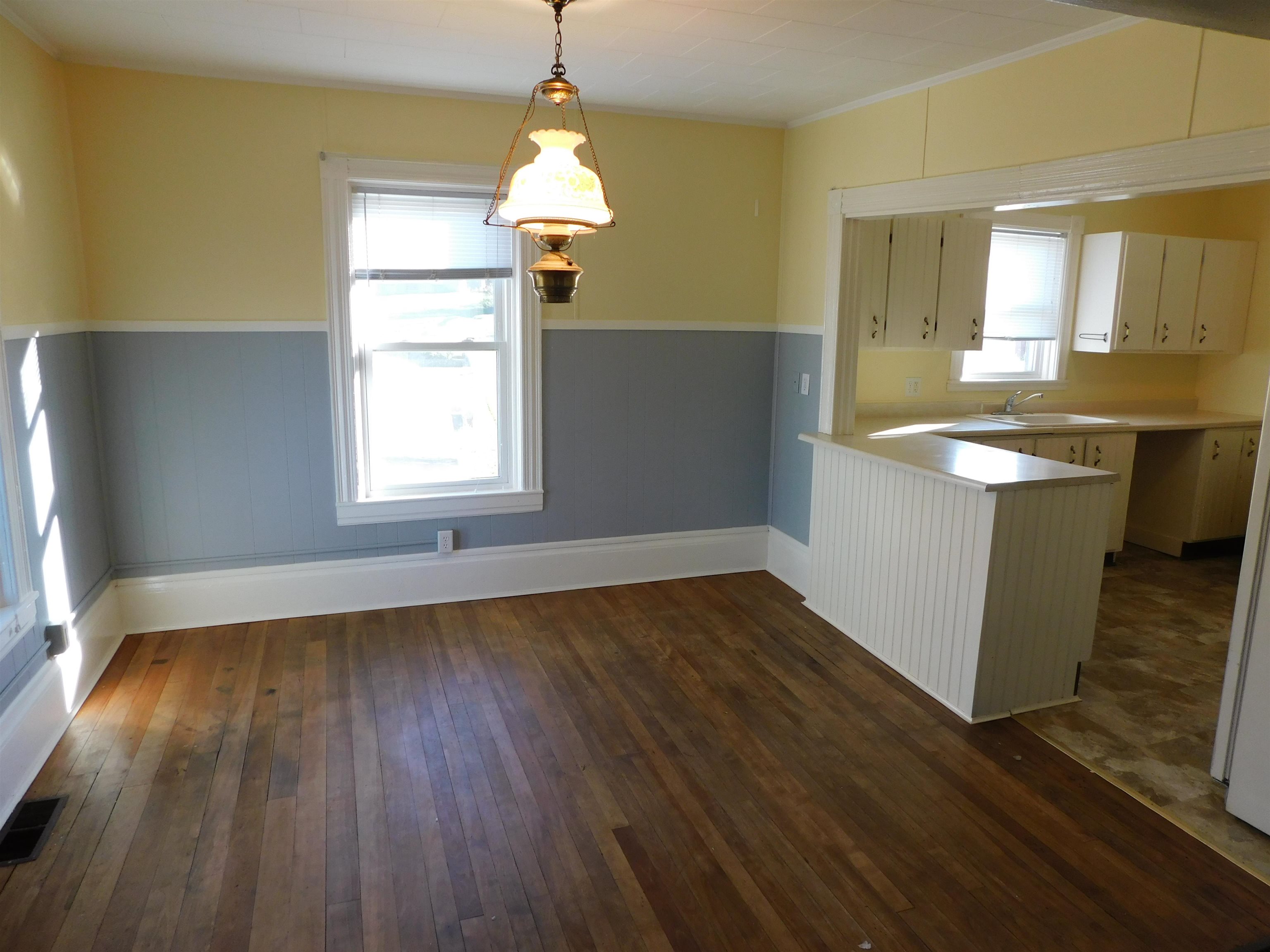 364 North Pleasant Street Property Photo 4