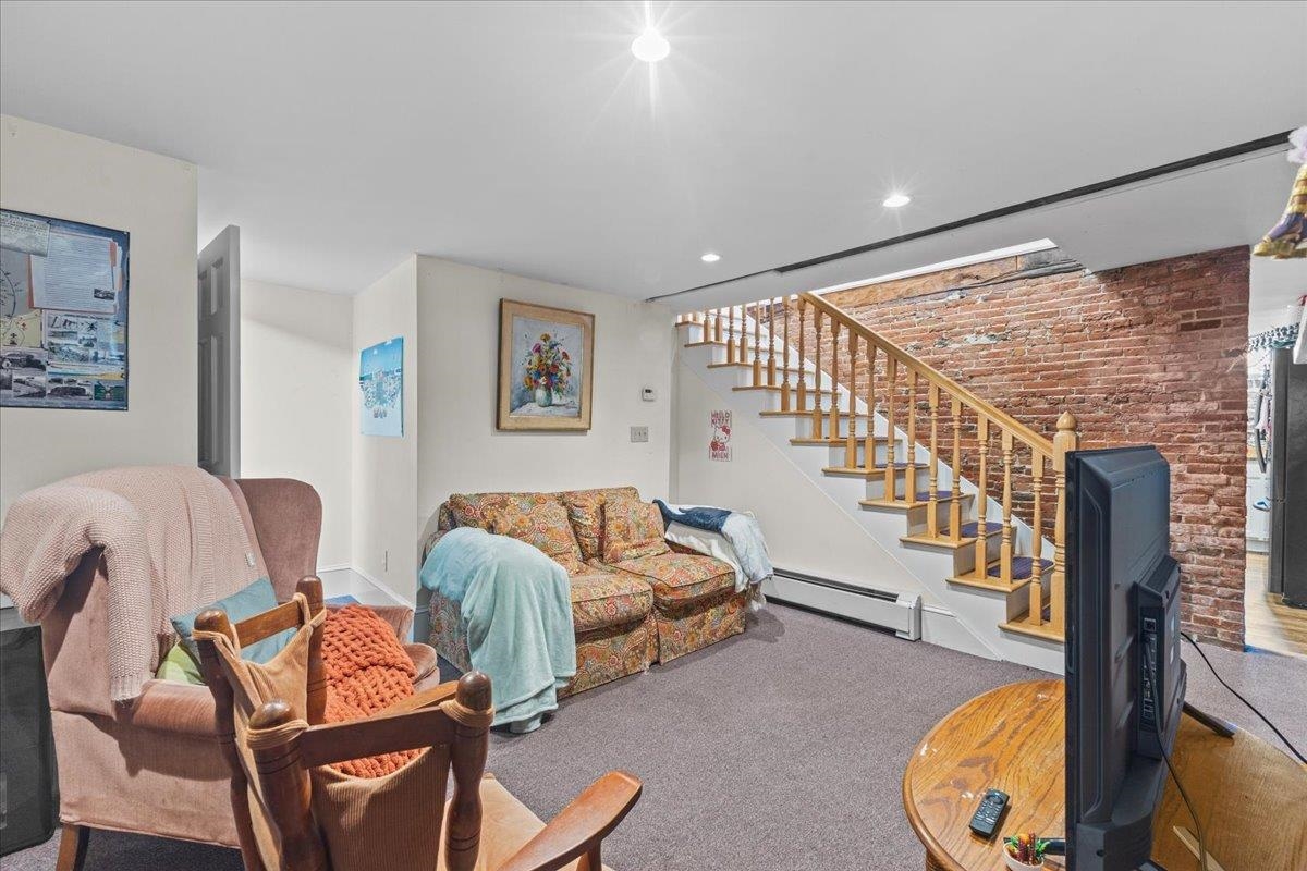 233 Pearl Street Property Photo 7