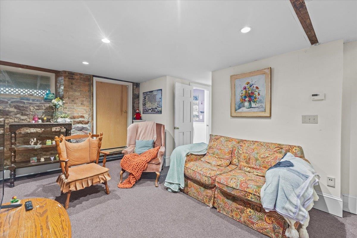 233 Pearl Street Property Photo 8