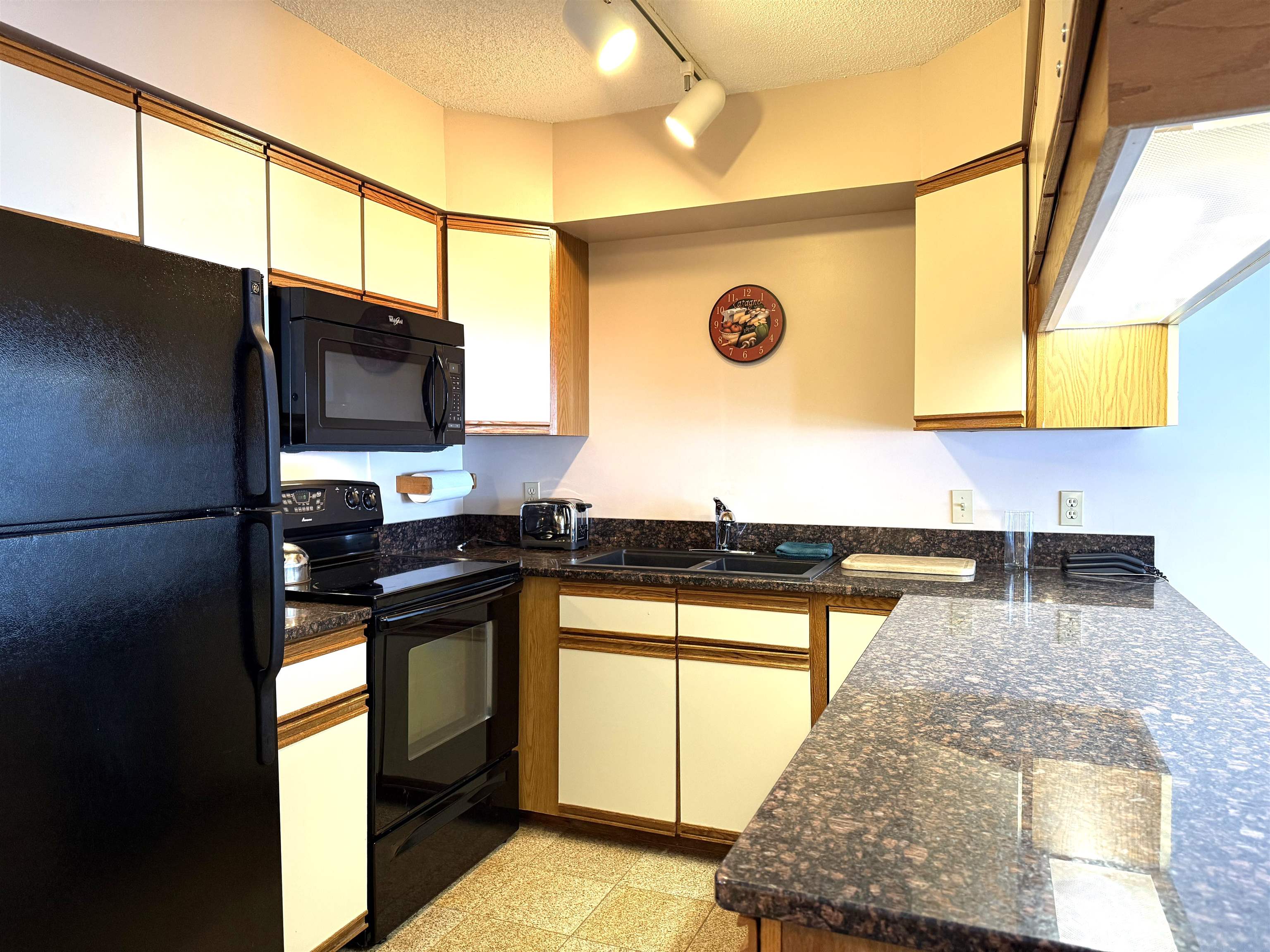 334 Slopeside Road Property Photo 5