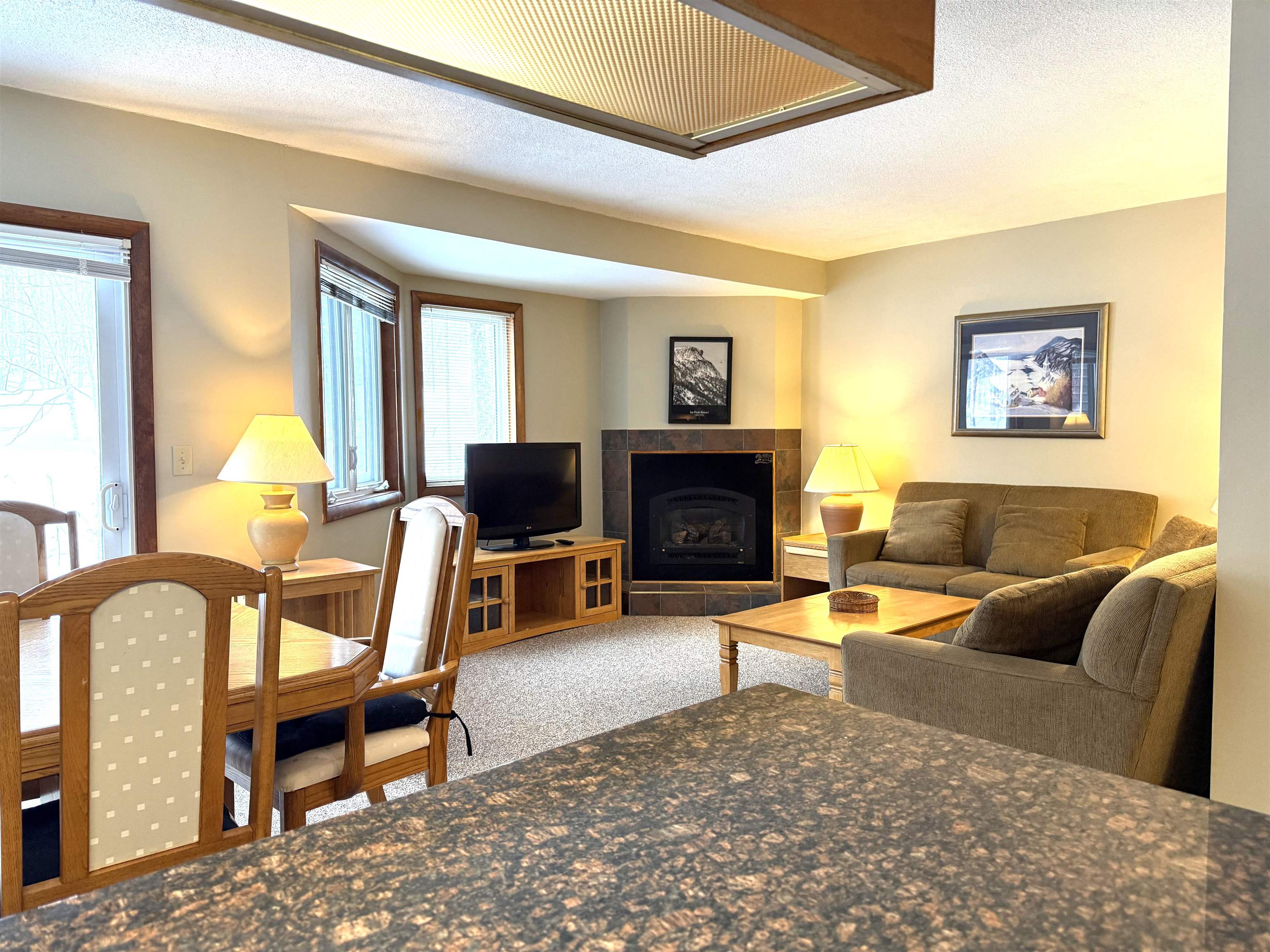 334 Slopeside Road Property Photo 8