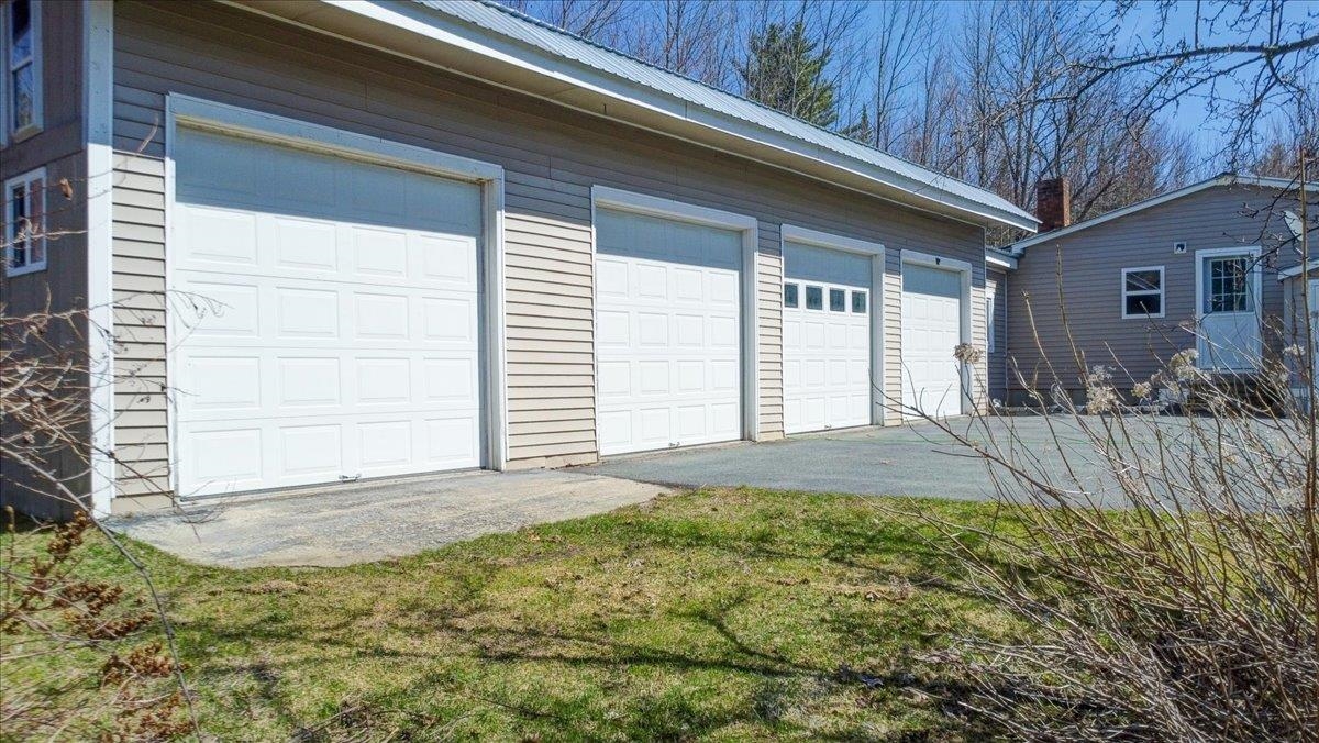 1928 West Lunenburg Road Property Photo 2