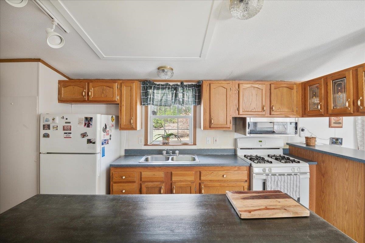 1928 West Lunenburg Road Property Photo 8