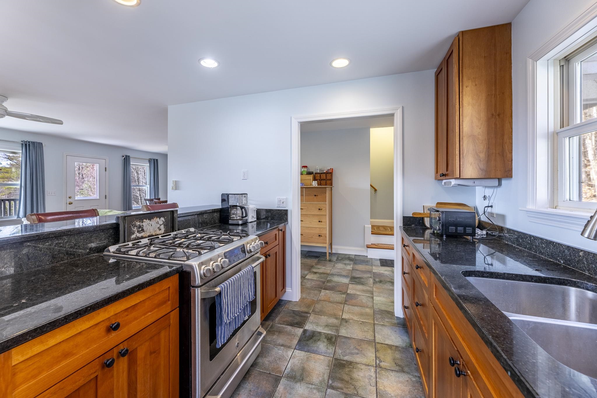 553 Bragg Hill Road Property Photo 4