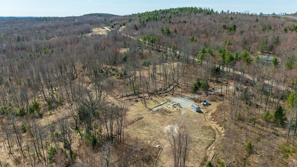 13-2 Raccoon Hill Road Property Photo 4